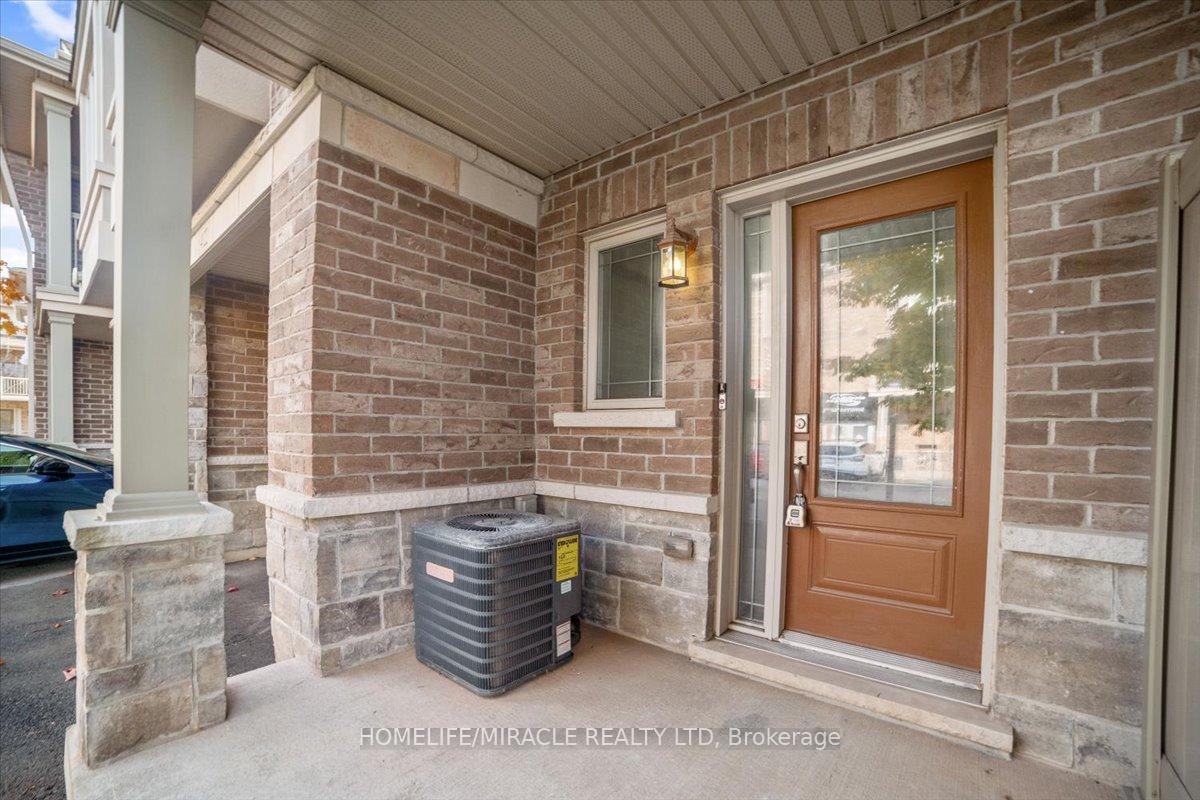 Photo 3 of 4122 Palermo Common, Burlington, Shoreacres — HOMEH
