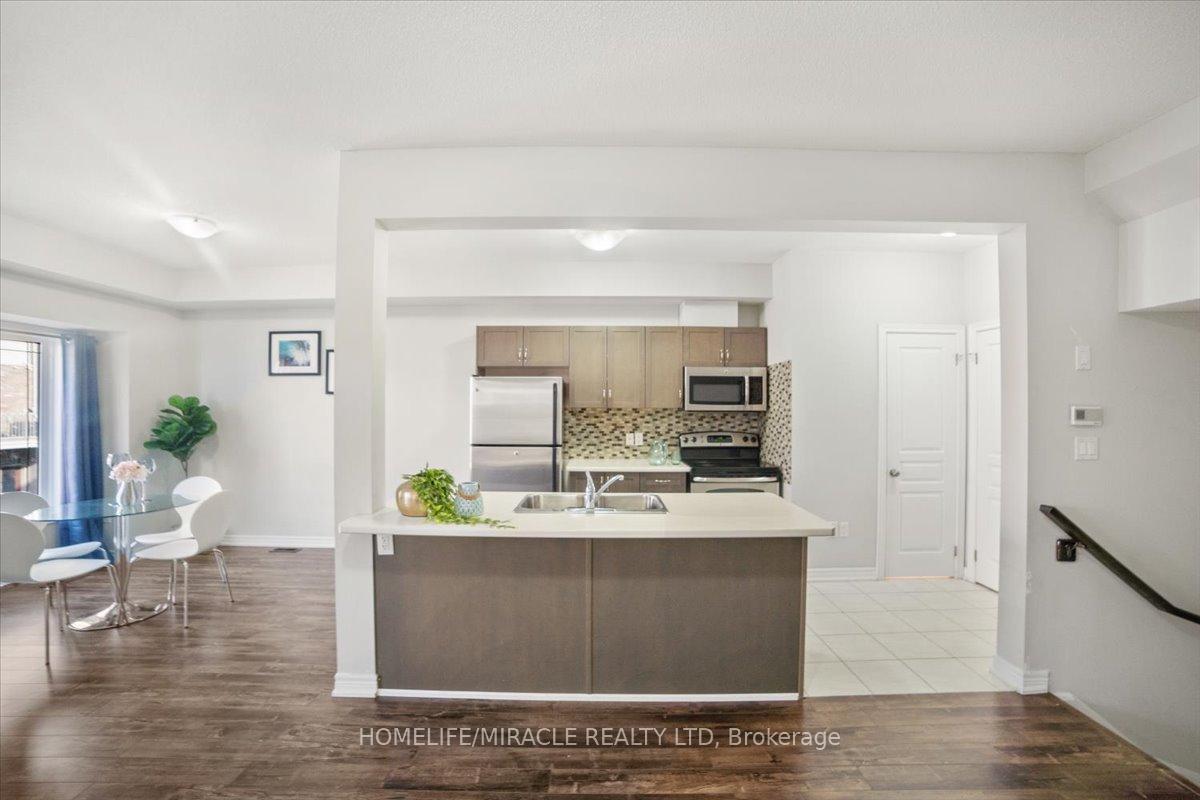 Photo 8 of 4122 Palermo Common, Burlington, Shoreacres — HOMEH