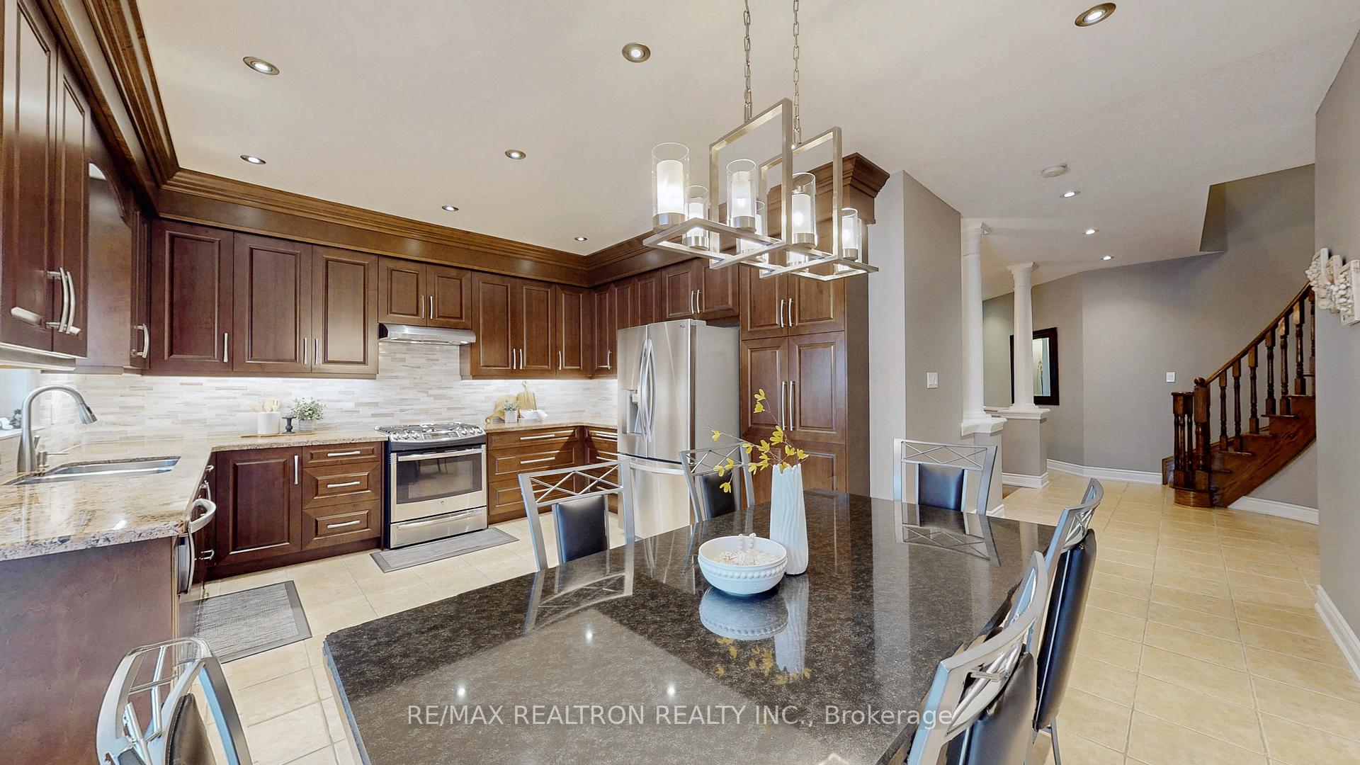 Photo 11 of 60 Andrew Hill Drive, Vaughan, Vellore Village — HOMEH