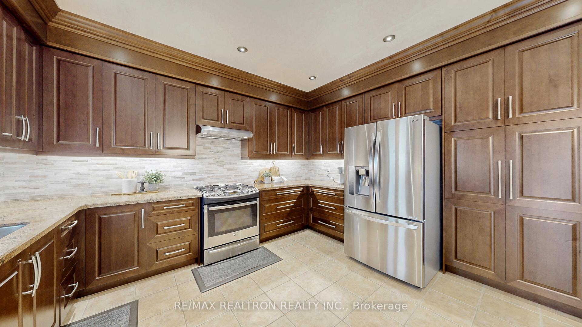 Photo 12 of 60 Andrew Hill Drive, Vaughan, Vellore Village — HOMEH
