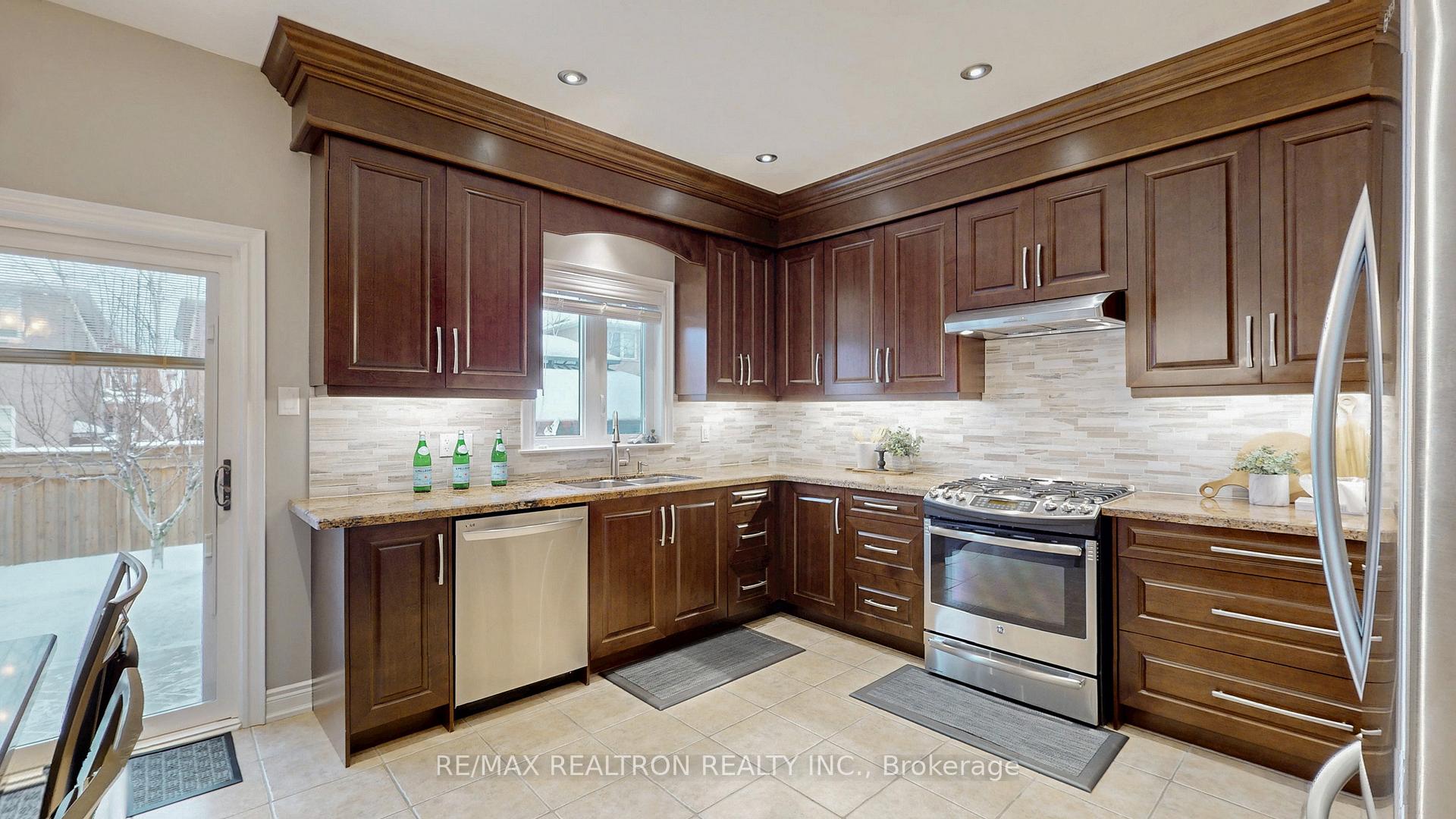 Photo 13 of 60 Andrew Hill Drive, Vaughan, Vellore Village — HOMEH