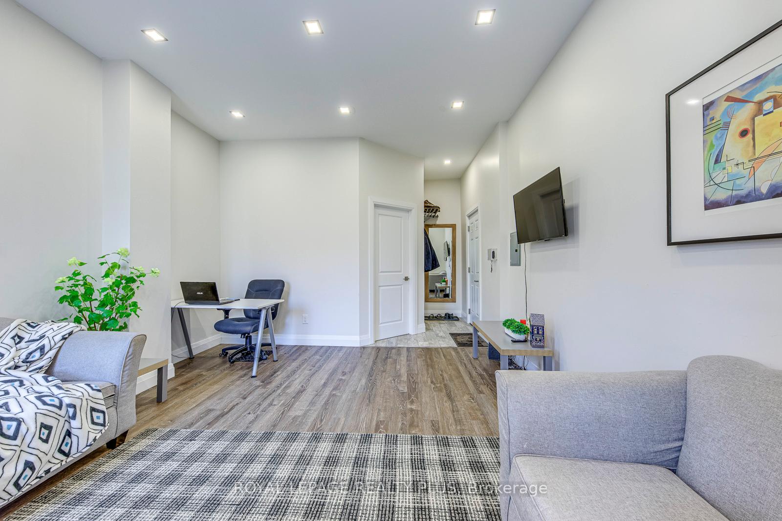 Photo 9 of 247 Robert Street, Hamilton, Landsdale — HOMEH