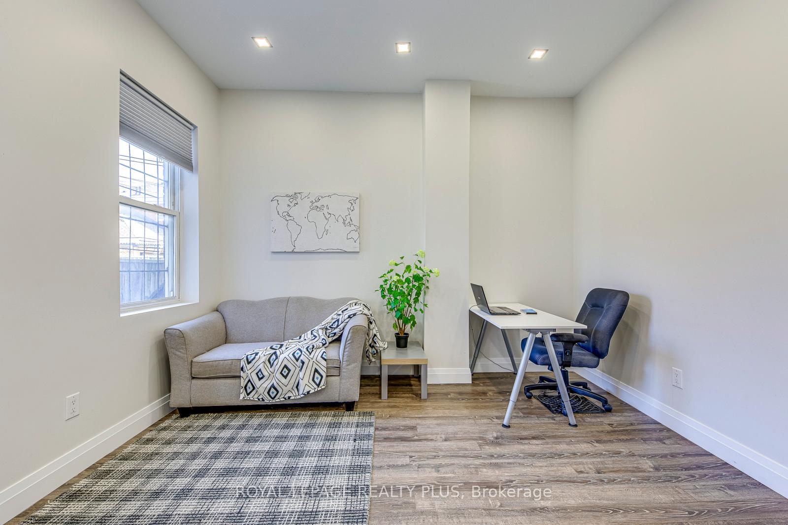 Photo 10 of 247 Robert Street, Hamilton, Landsdale — HOMEH