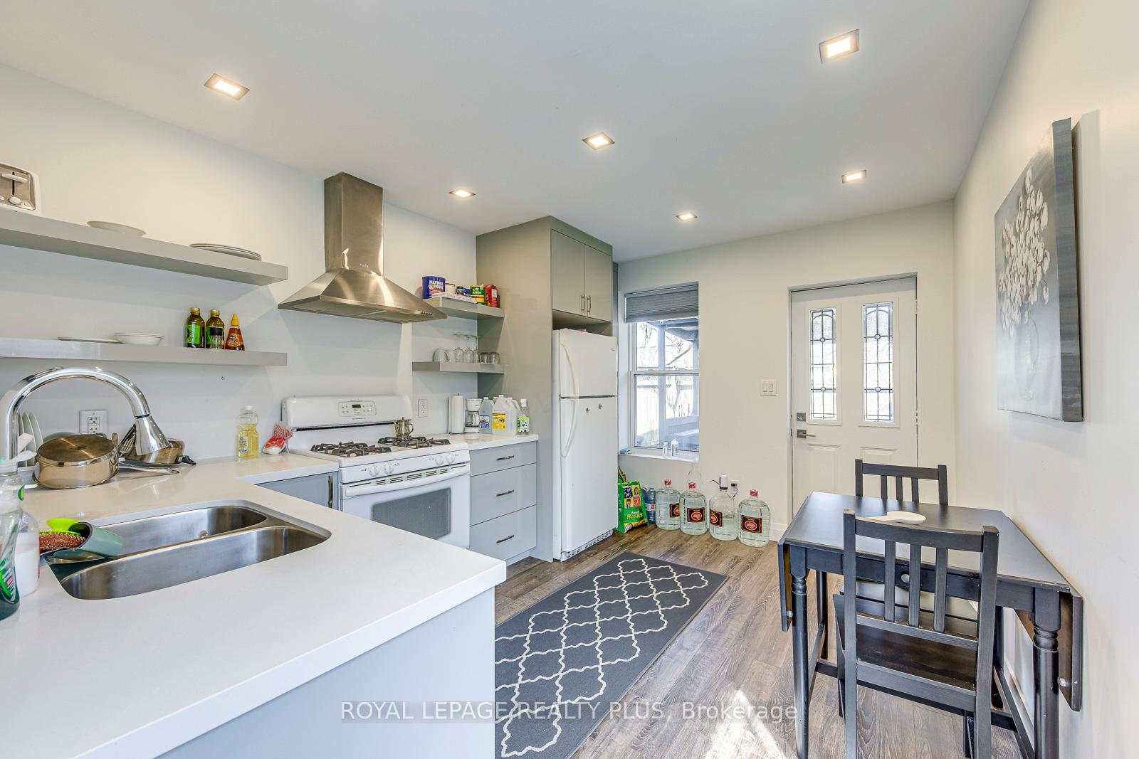 Photo 11 of 247 Robert Street, Hamilton, Landsdale — HOMEH