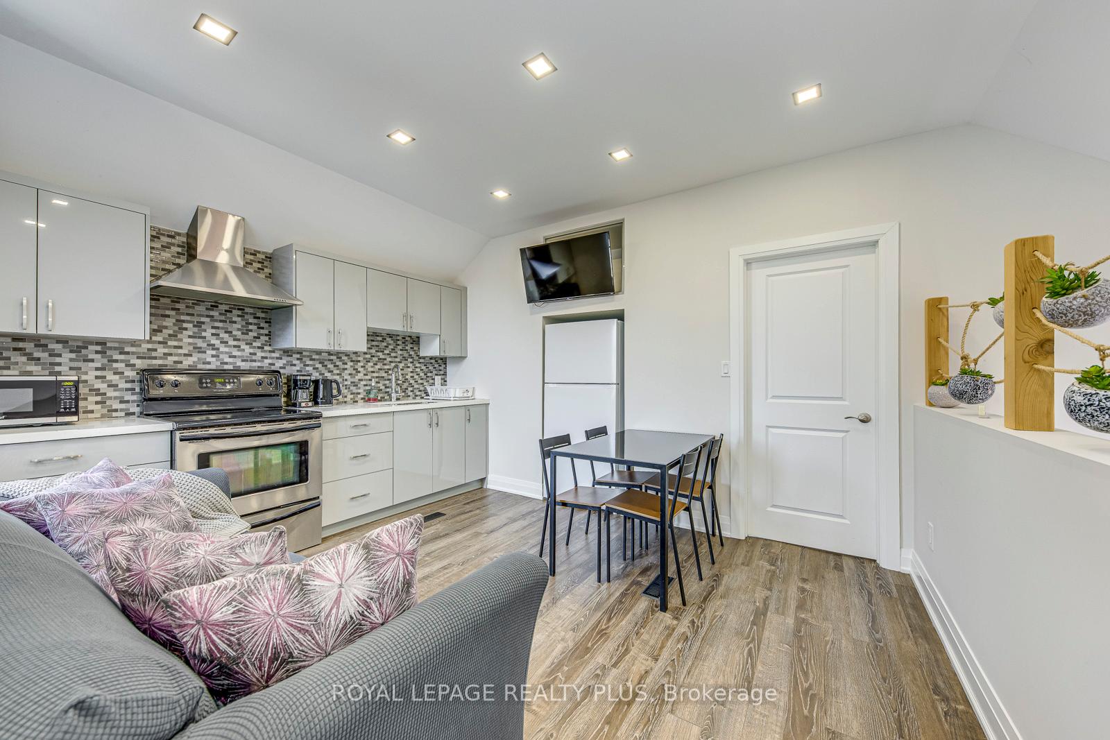 Photo 22 of 247 Robert Street, Hamilton, Landsdale — HOMEH
