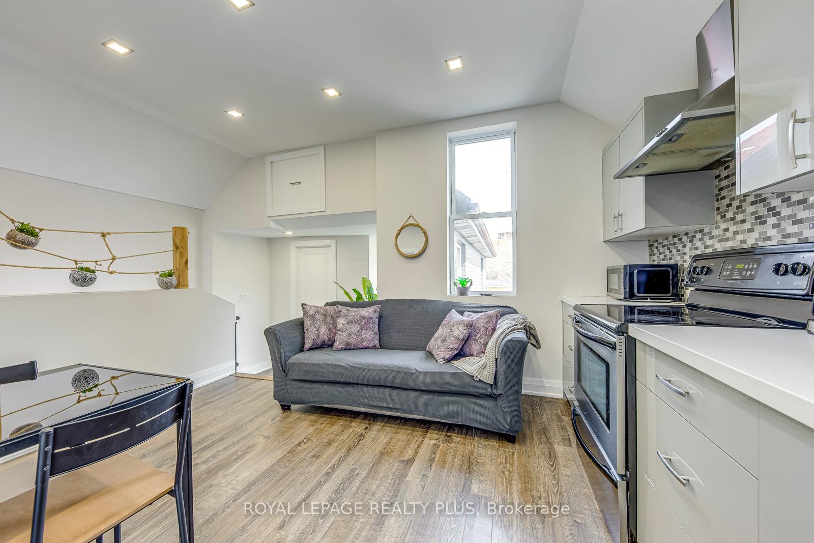 Photo 26 of 247 Robert Street, Hamilton, Landsdale — HOMEH