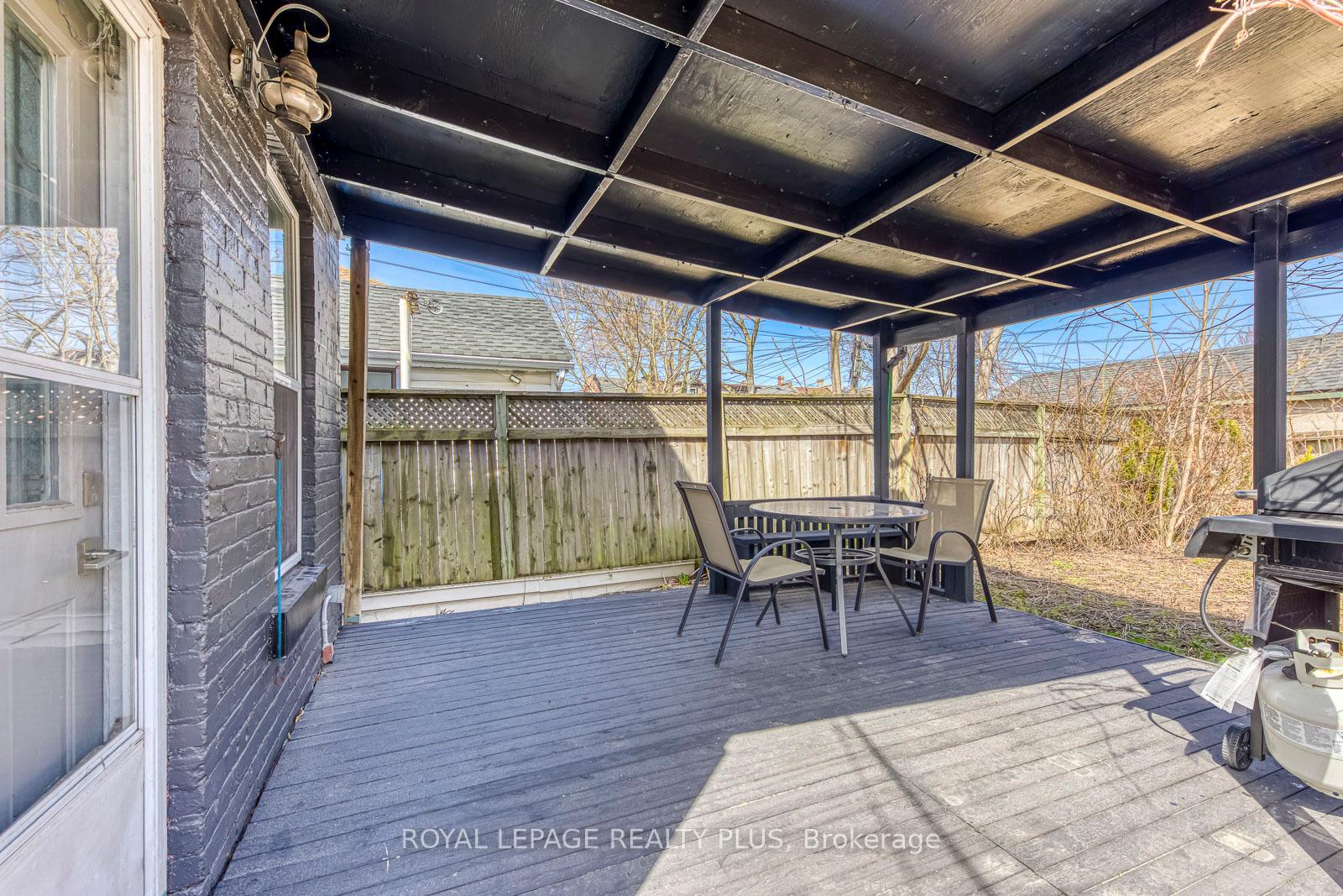 Photo 38 of 247 Robert Street, Hamilton, Landsdale — HOMEH