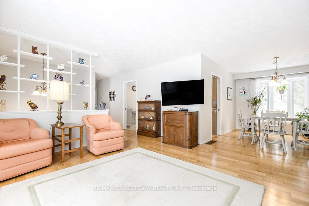 Photo 7 of 55 Woodcrest Road, Barrie, Allandale Heights — HOMEH