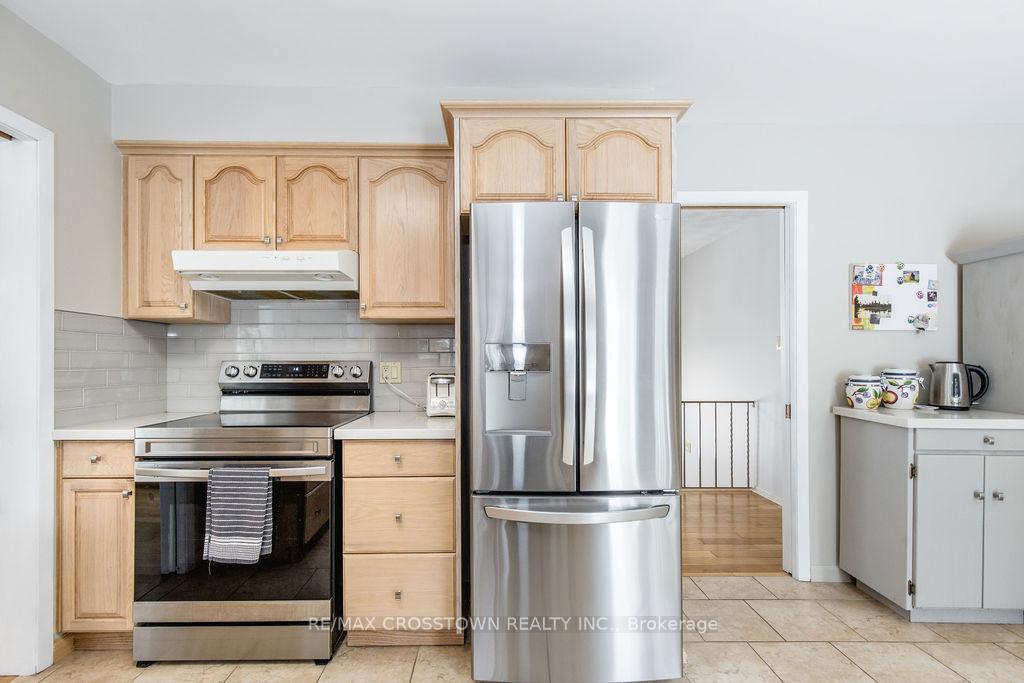 Photo 9 of 55 Woodcrest Road, Barrie, Allandale Heights — HOMEH