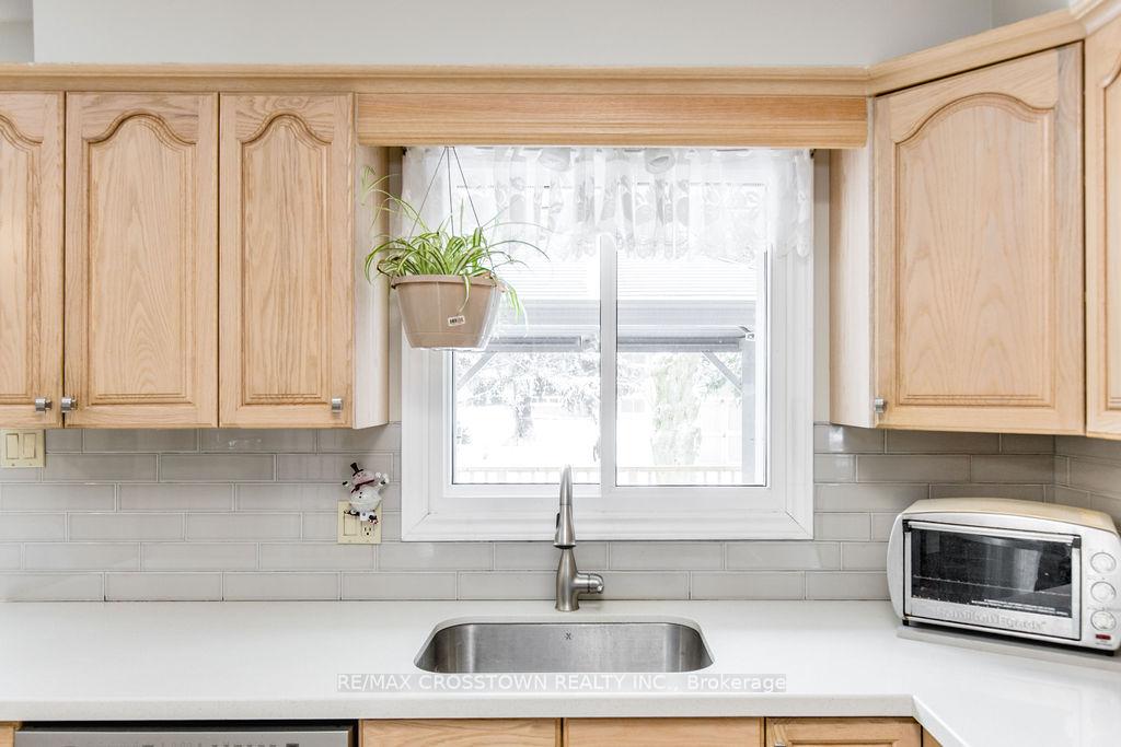 Photo 10 of 55 Woodcrest Road, Barrie, Allandale Heights — HOMEH