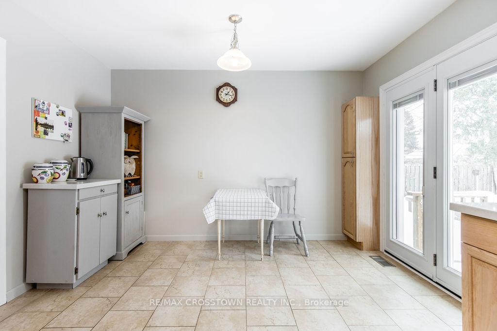 Photo 11 of 55 Woodcrest Road, Barrie, Allandale Heights — HOMEH