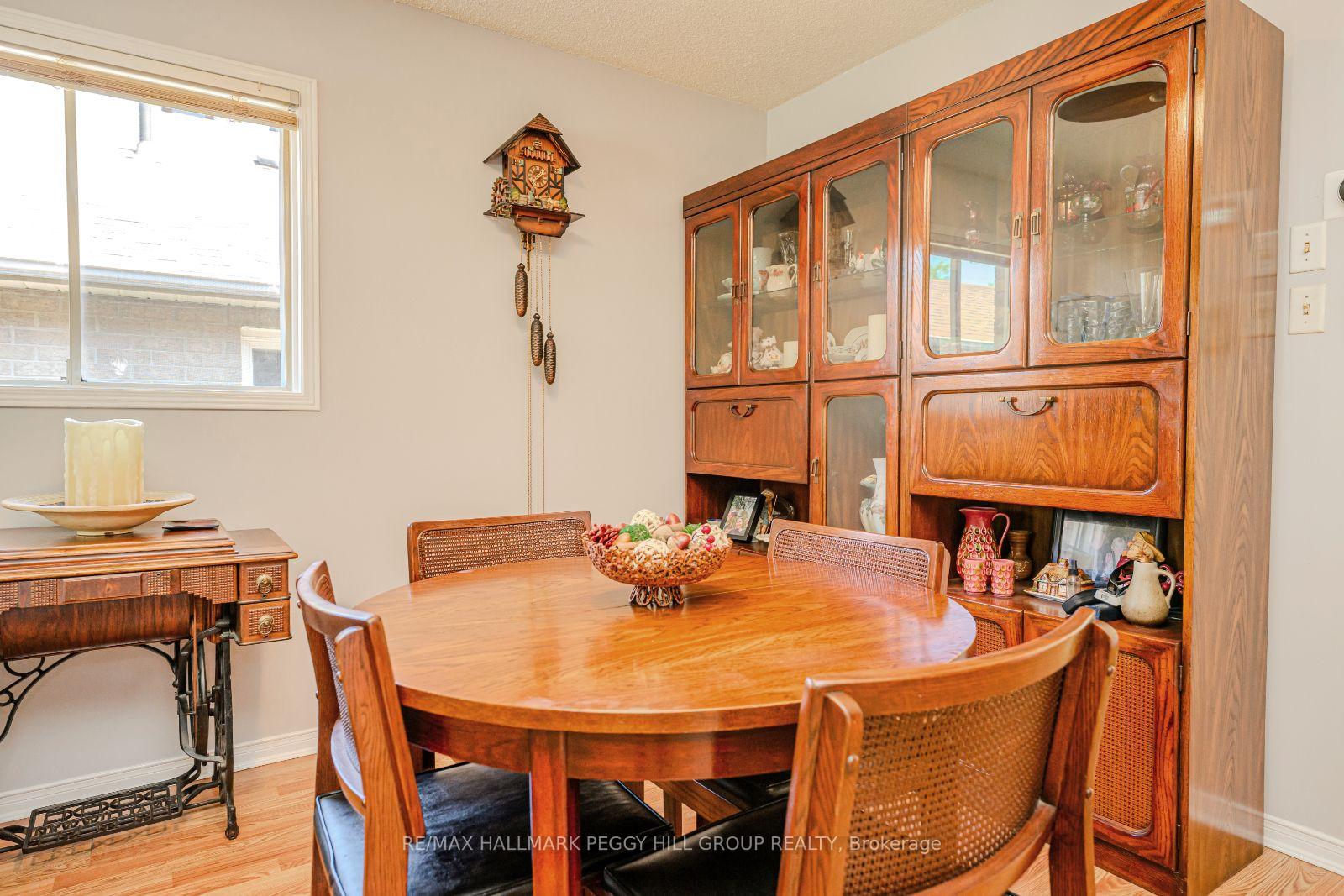 Photo 9 of 35 Nicholson Drive, Barrie, Ardagh — HOMEH
