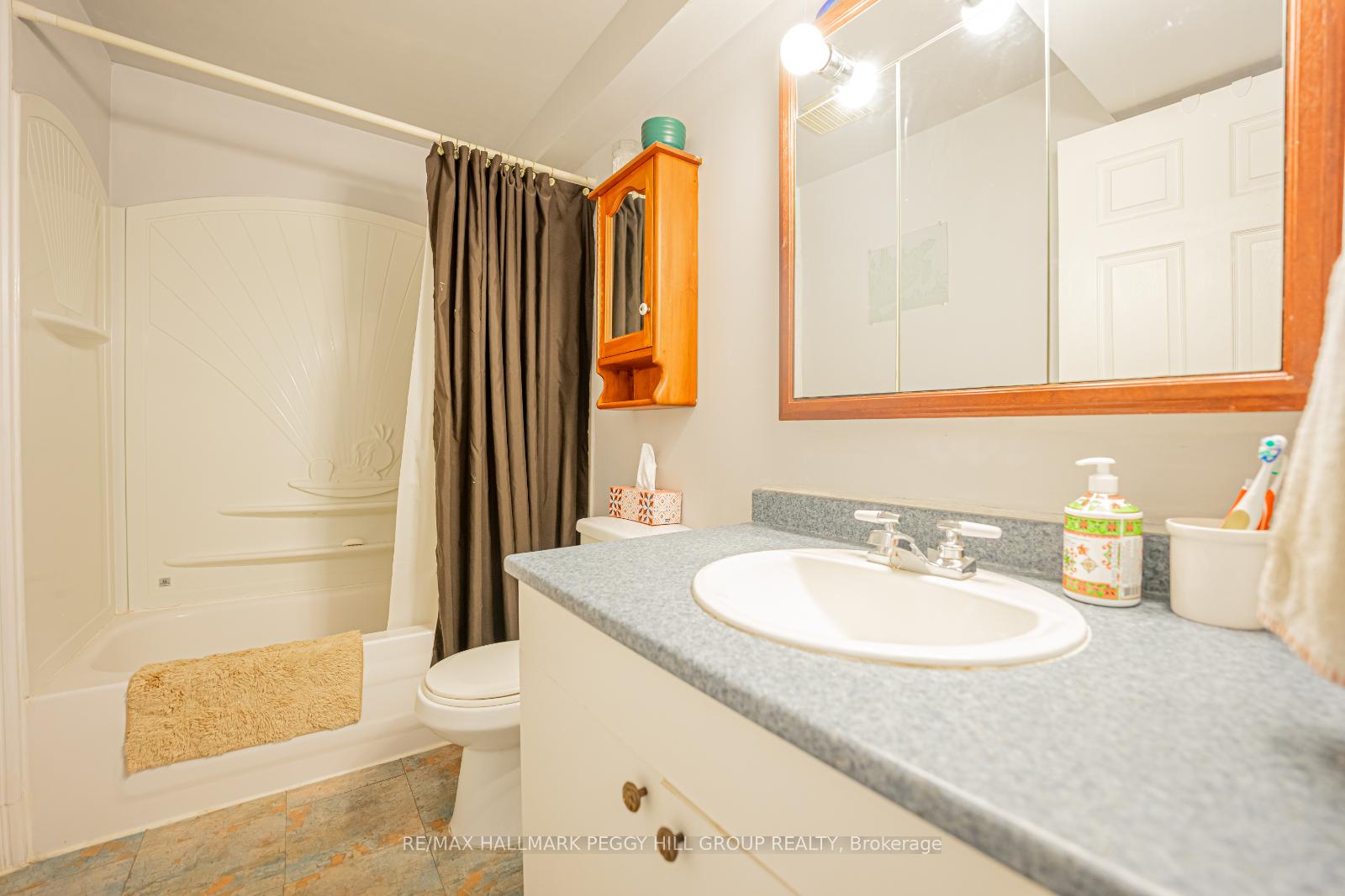 Photo 16 of 35 Nicholson Drive, Barrie, Ardagh — HOMEH