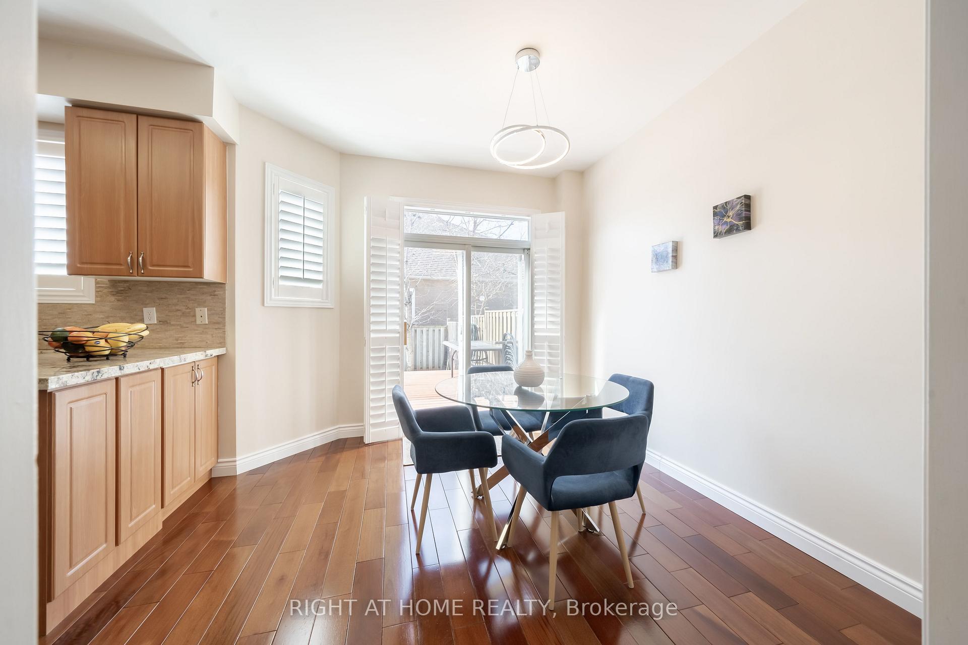 Photo 15 of 320 Tall Grass Crescent, Vaughan, East Woodbridge — HOMEH