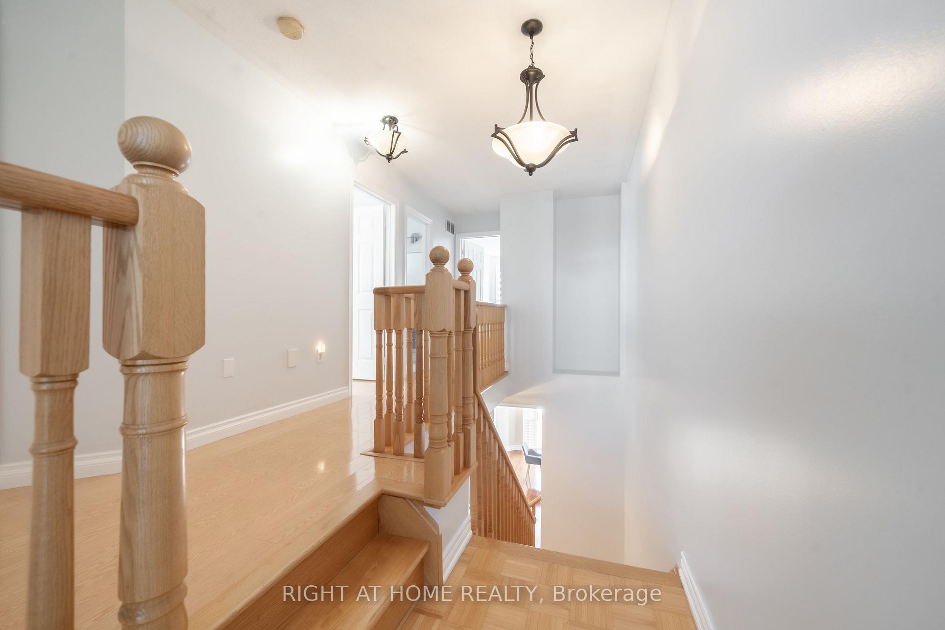 Photo 16 of 320 Tall Grass Crescent, Vaughan, East Woodbridge — HOMEH