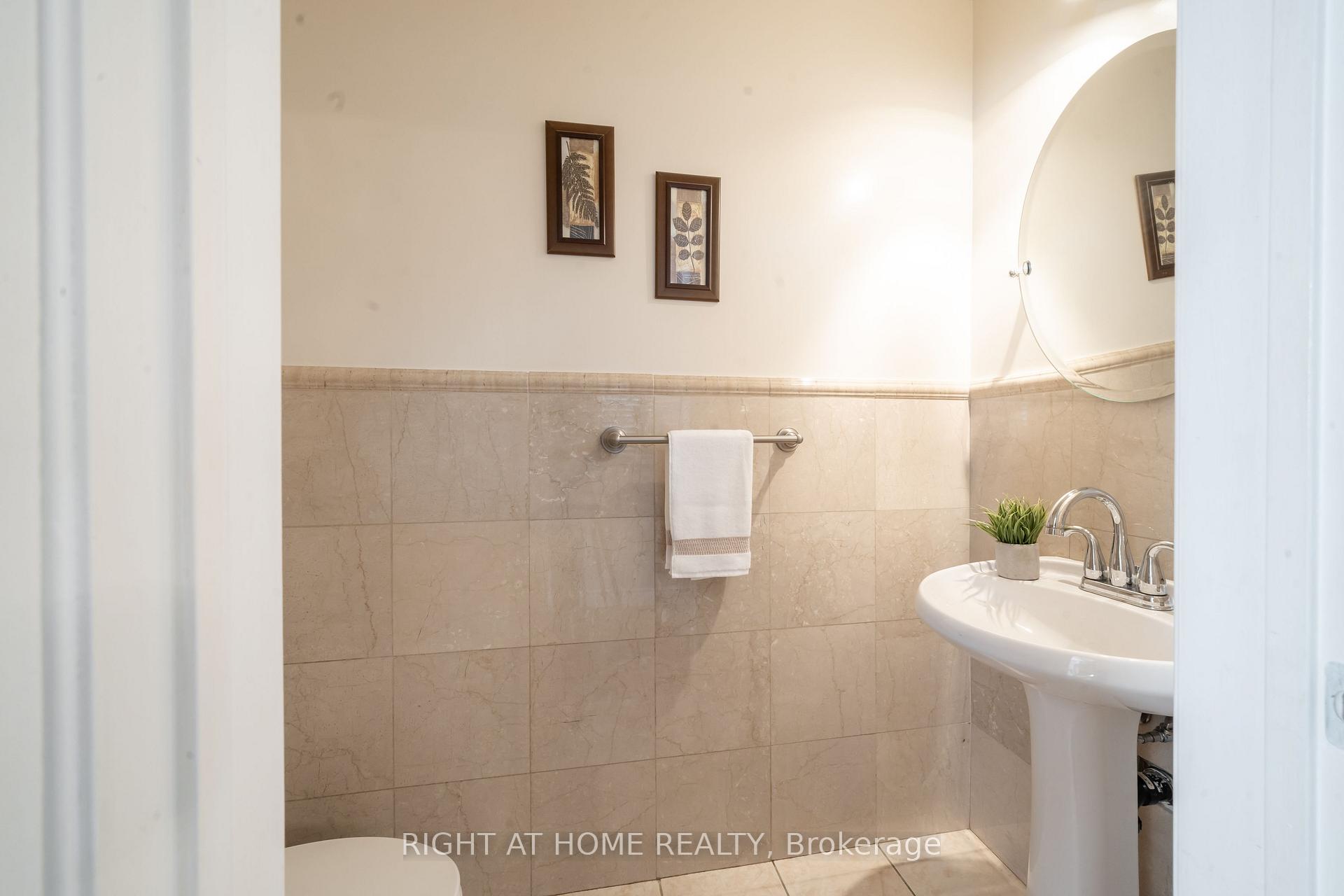 Photo 17 of 320 Tall Grass Crescent, Vaughan, East Woodbridge — HOMEH