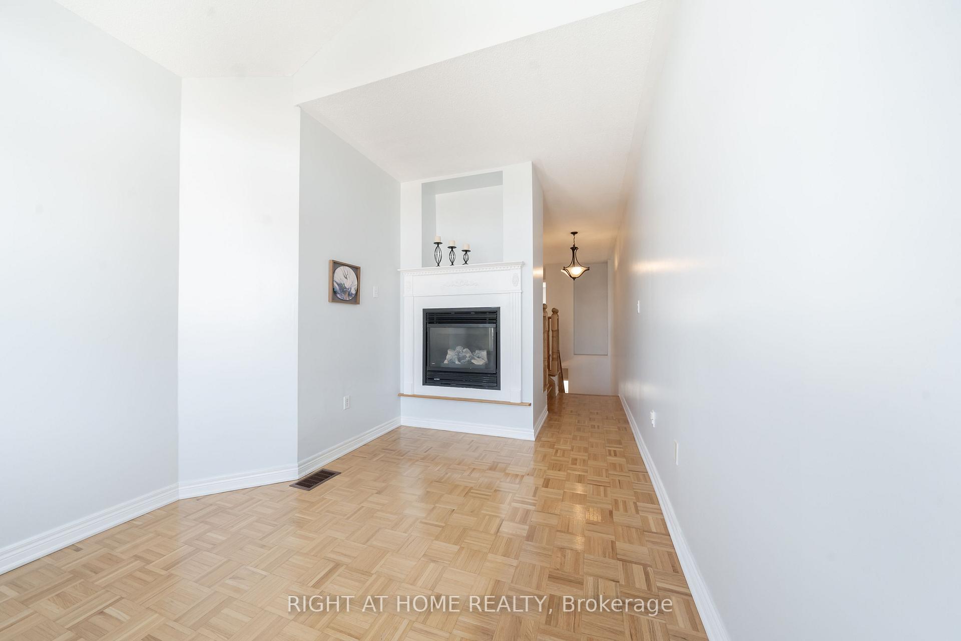 Photo 19 of 320 Tall Grass Crescent, Vaughan, East Woodbridge — HOMEH