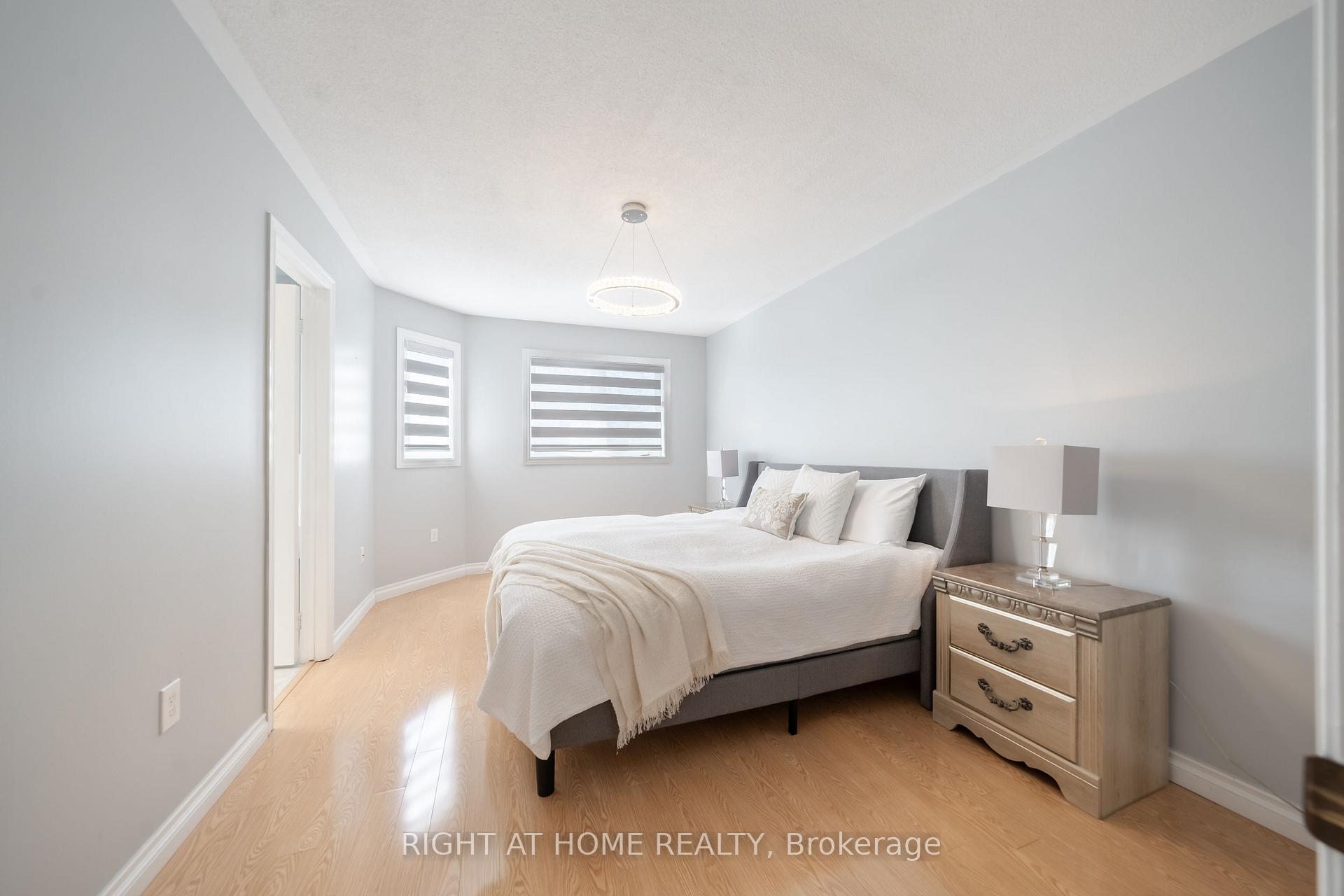 Photo 20 of 320 Tall Grass Crescent, Vaughan, East Woodbridge — HOMEH