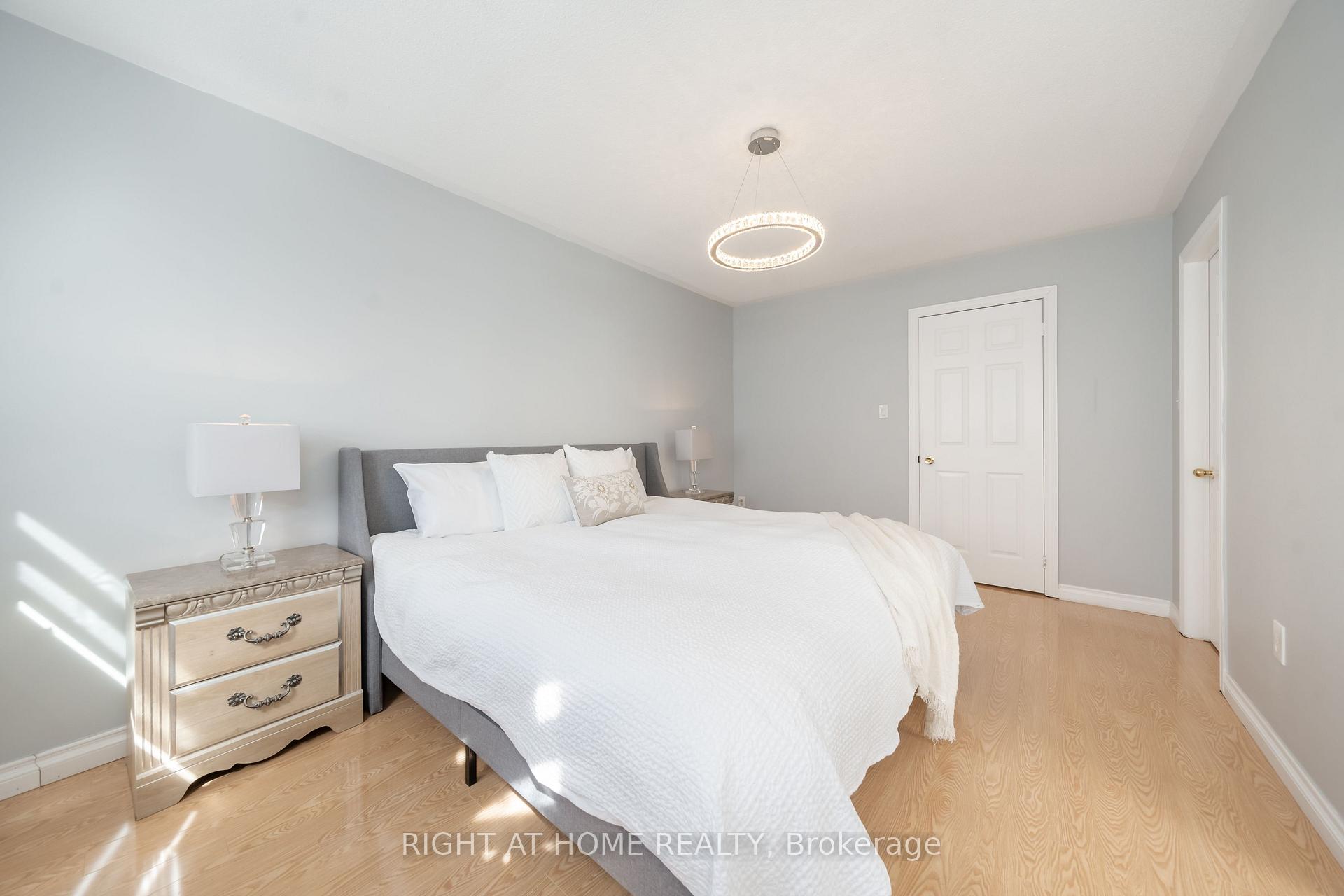 Photo 21 of 320 Tall Grass Crescent, Vaughan, East Woodbridge — HOMEH