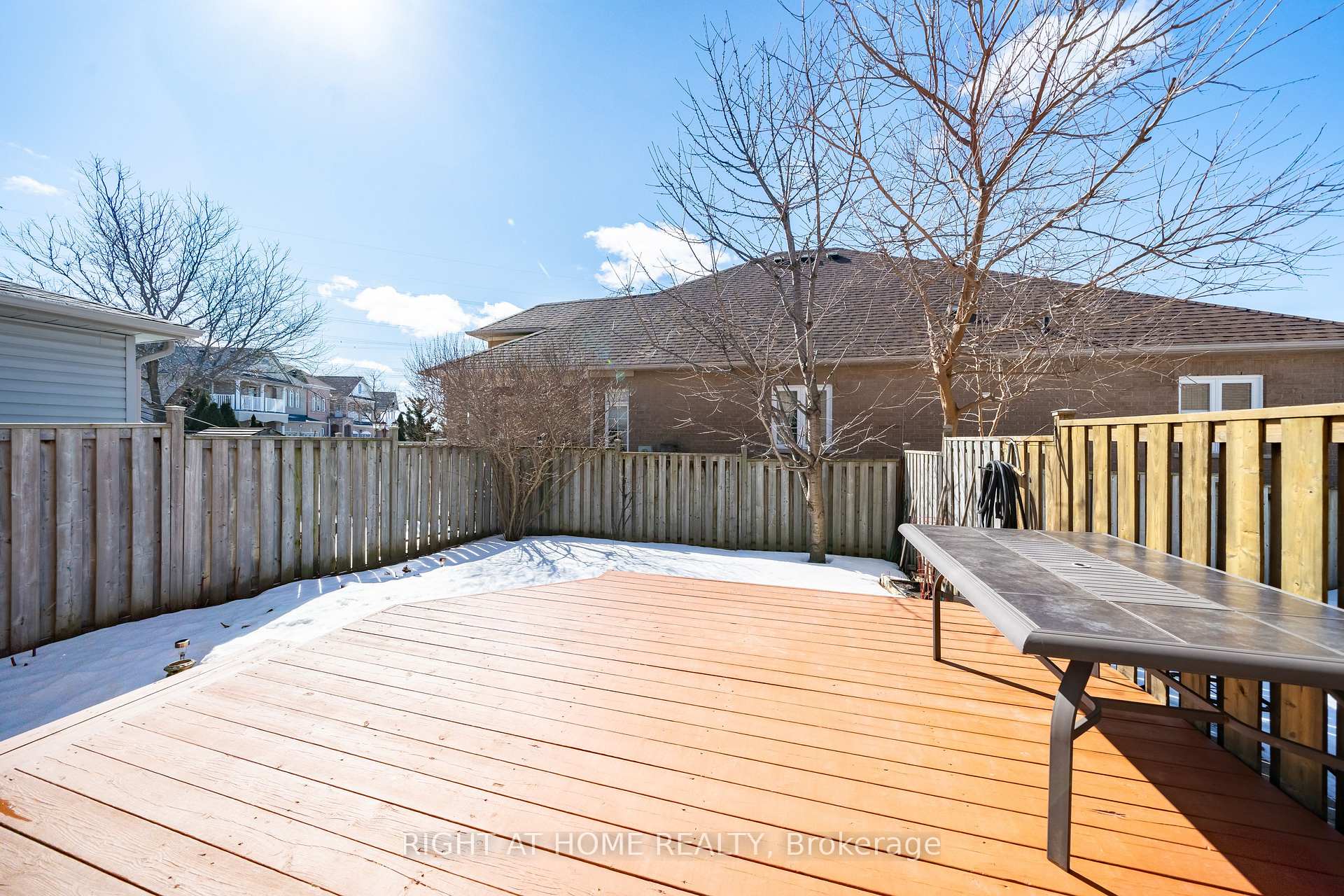 Photo 34 of 320 Tall Grass Crescent, Vaughan, East Woodbridge — HOMEH