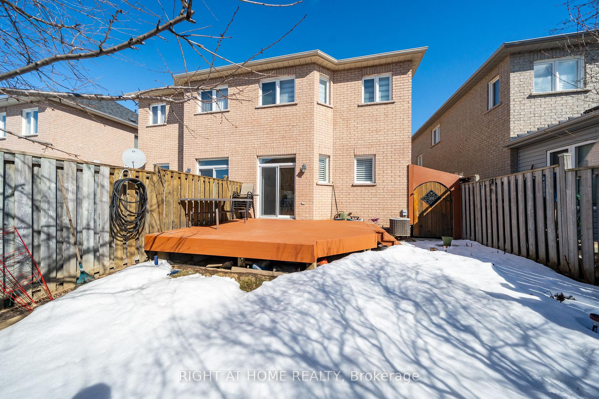 Photo 35 of 320 Tall Grass Crescent, Vaughan, East Woodbridge — HOMEH