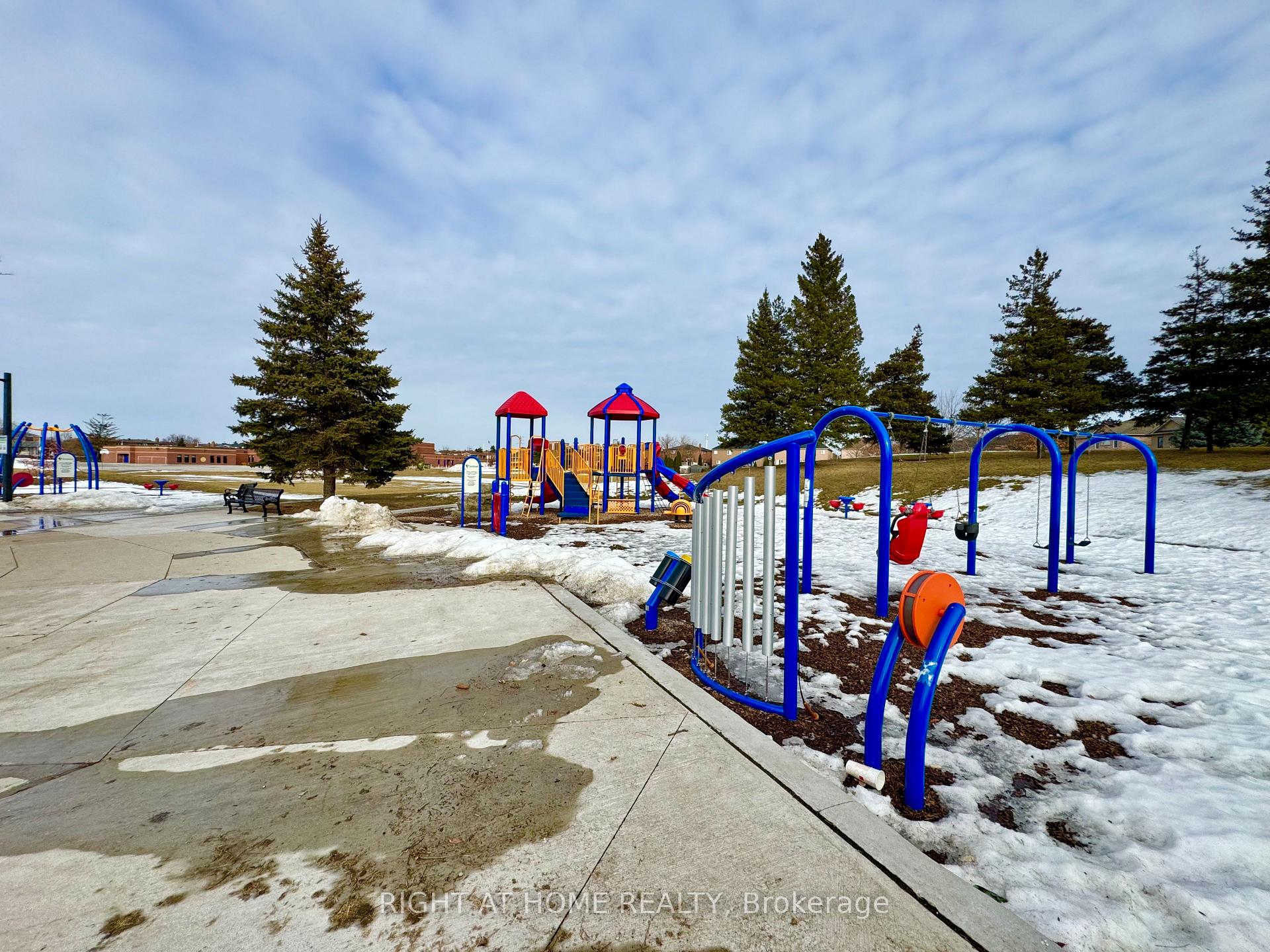 Photo 39 of 320 Tall Grass Crescent, Vaughan, East Woodbridge — HOMEH