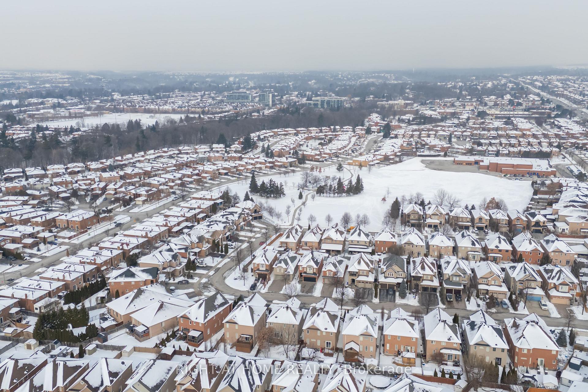 Photo 41 of 320 Tall Grass Crescent, Vaughan, East Woodbridge — HOMEH