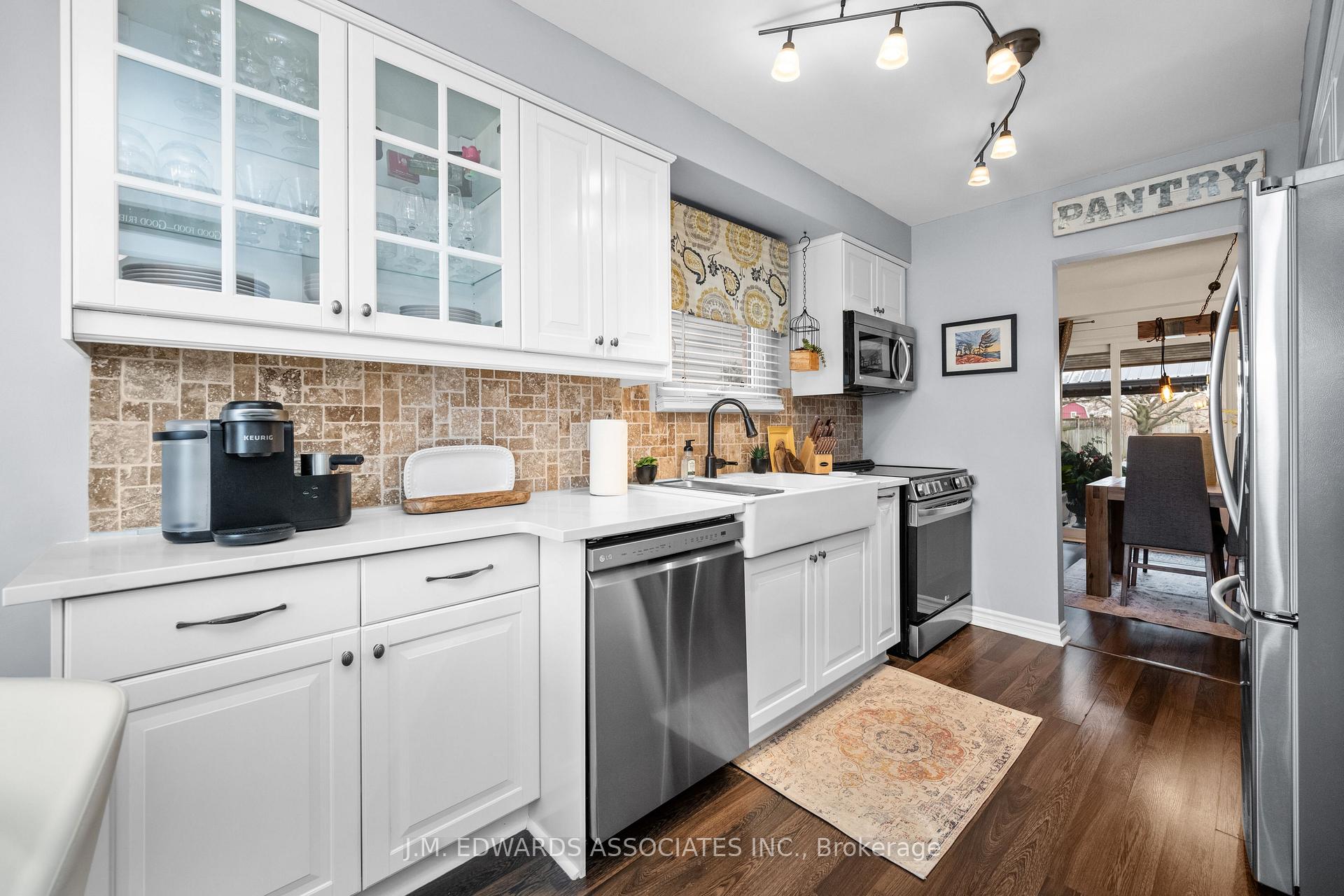 Photo 5 of 2272 Headon Forest Drive, Burlington, Headon — HOMEH
