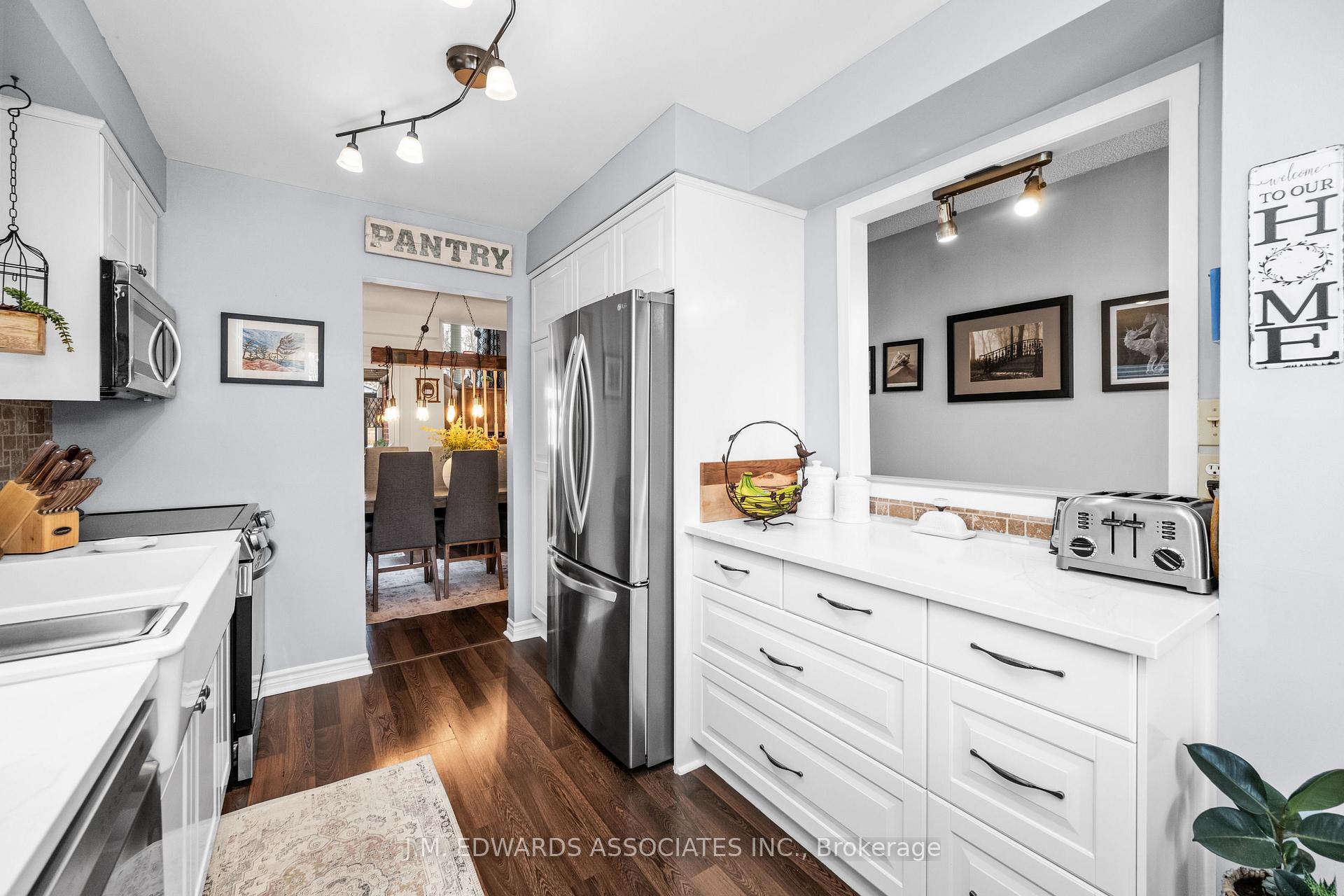 Photo 6 of 2272 Headon Forest Drive, Burlington, Headon — HOMEH