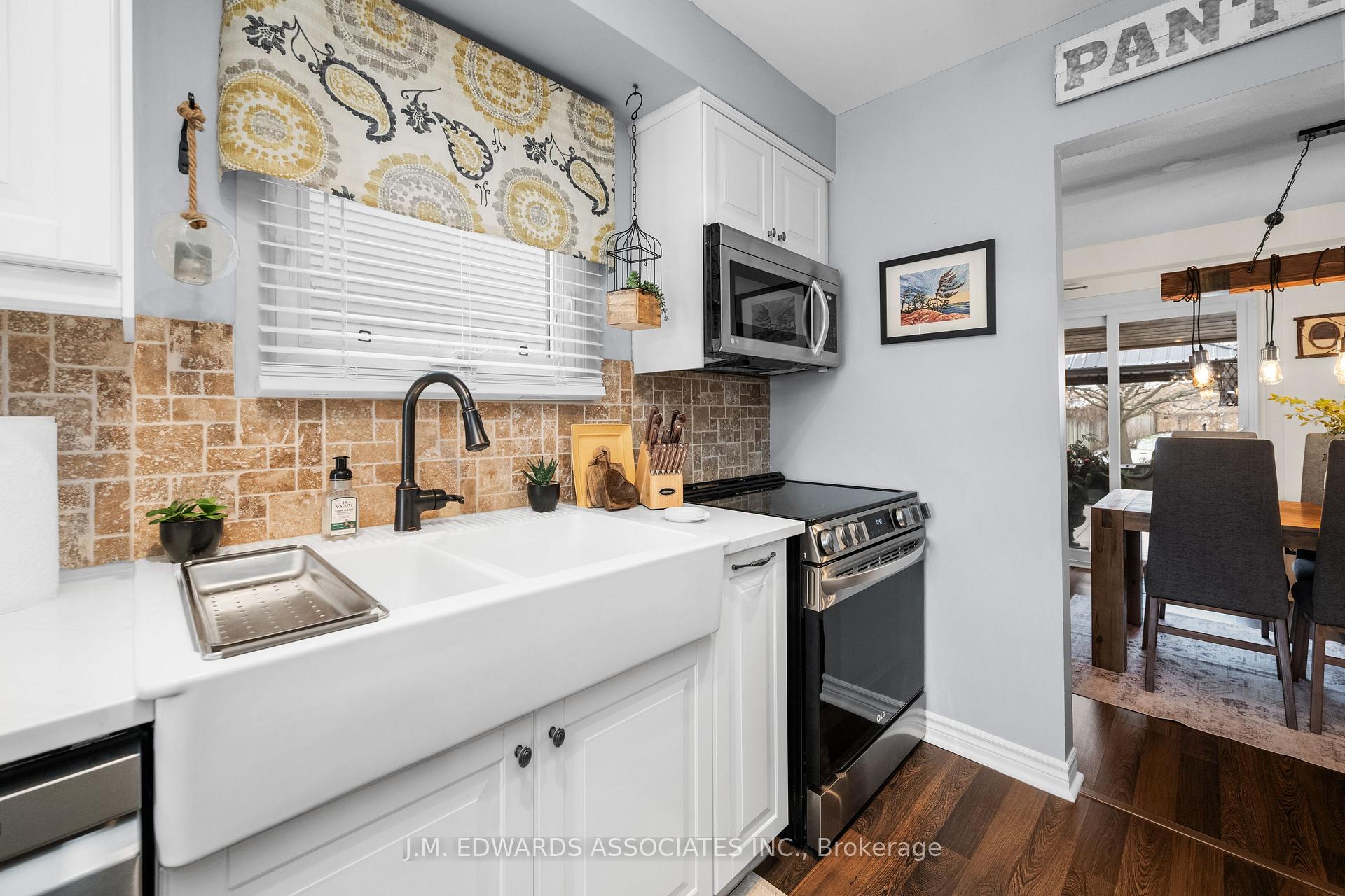 Photo 7 of 2272 Headon Forest Drive, Burlington, Headon — HOMEH