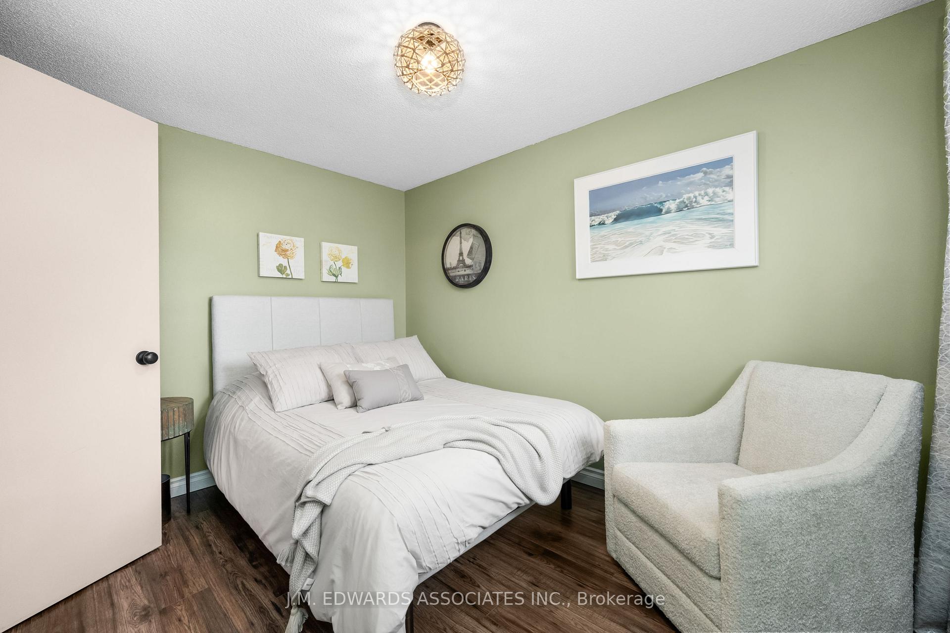 Photo 15 of 2272 Headon Forest Drive, Burlington, Headon — HOMEH