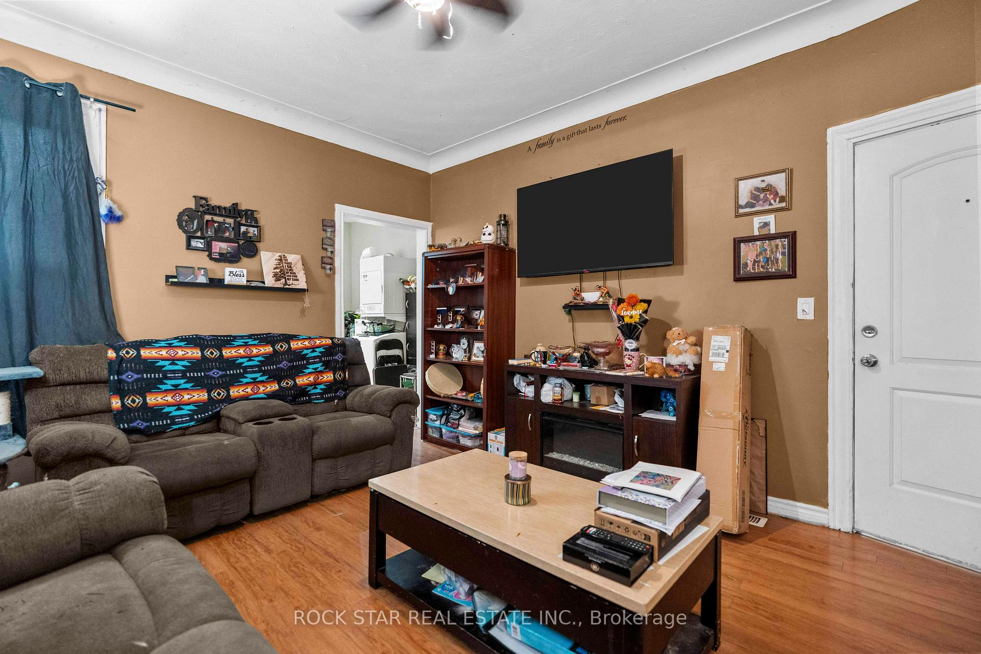Photo 8 of 77 Barton Street E, Hamilton, Beasley — HOMEH