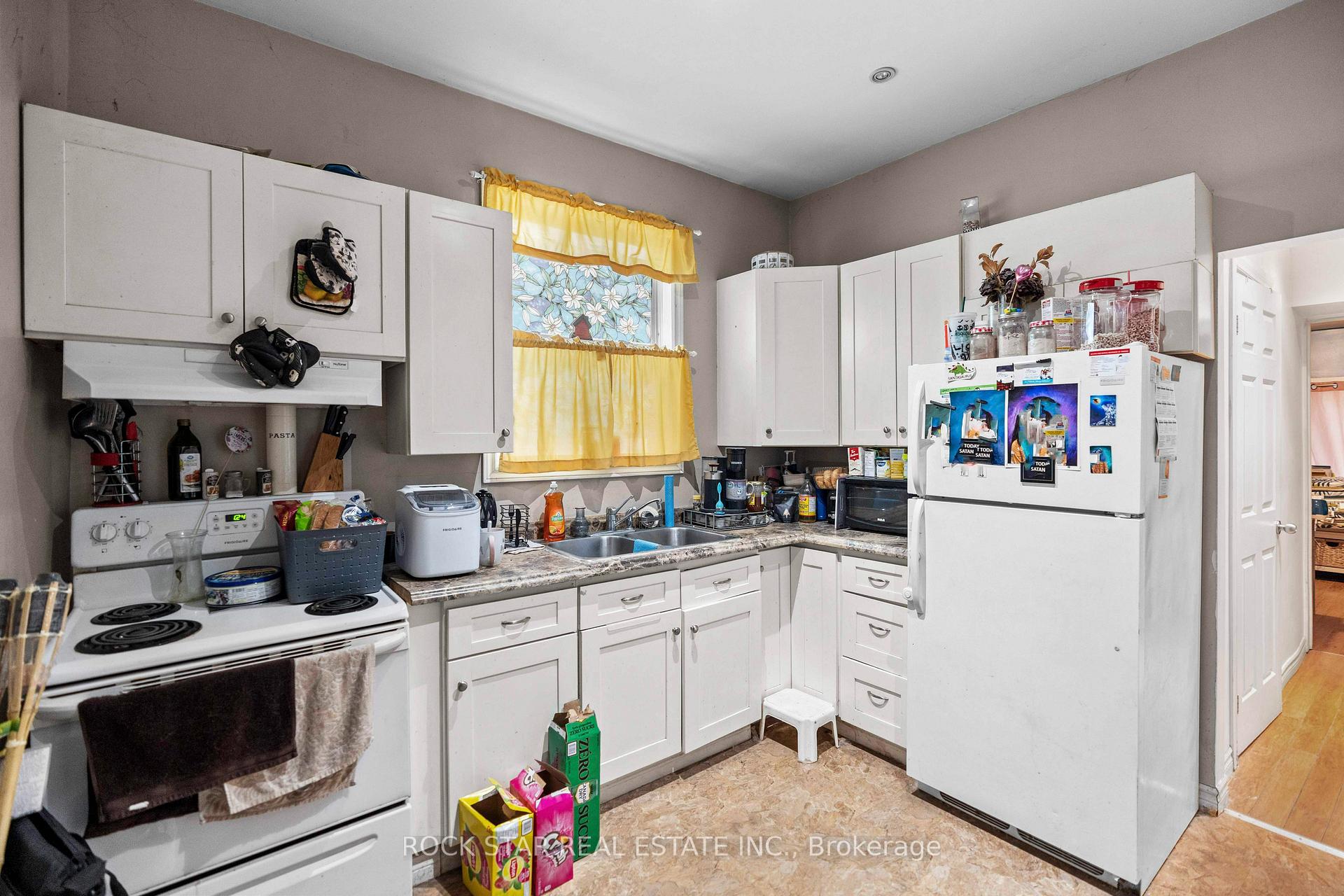 Photo 9 of 77 Barton Street E, Hamilton, Beasley — HOMEH