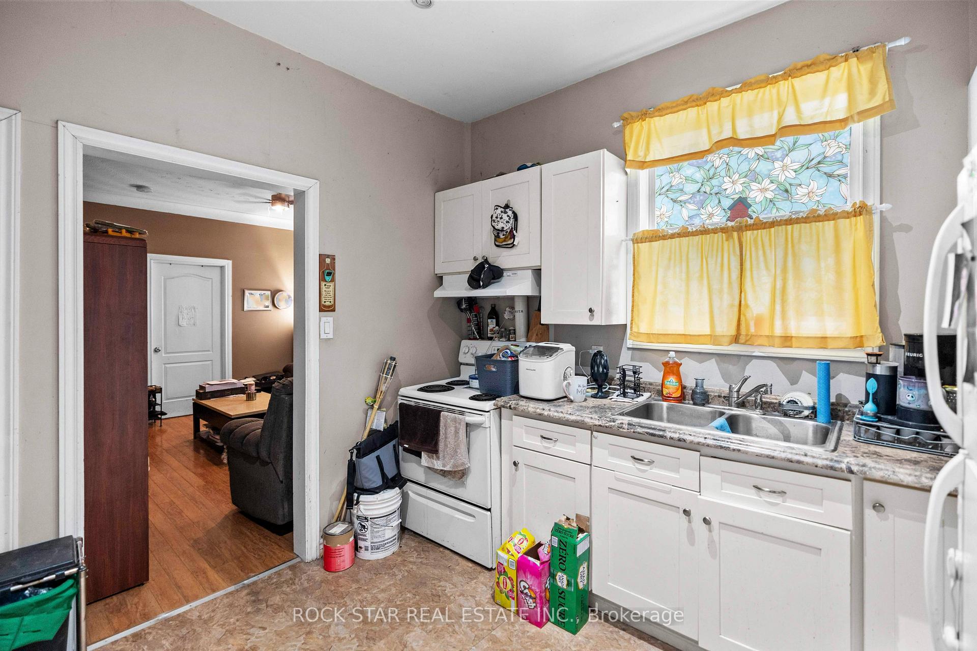 Photo 10 of 77 Barton Street E, Hamilton, Beasley — HOMEH