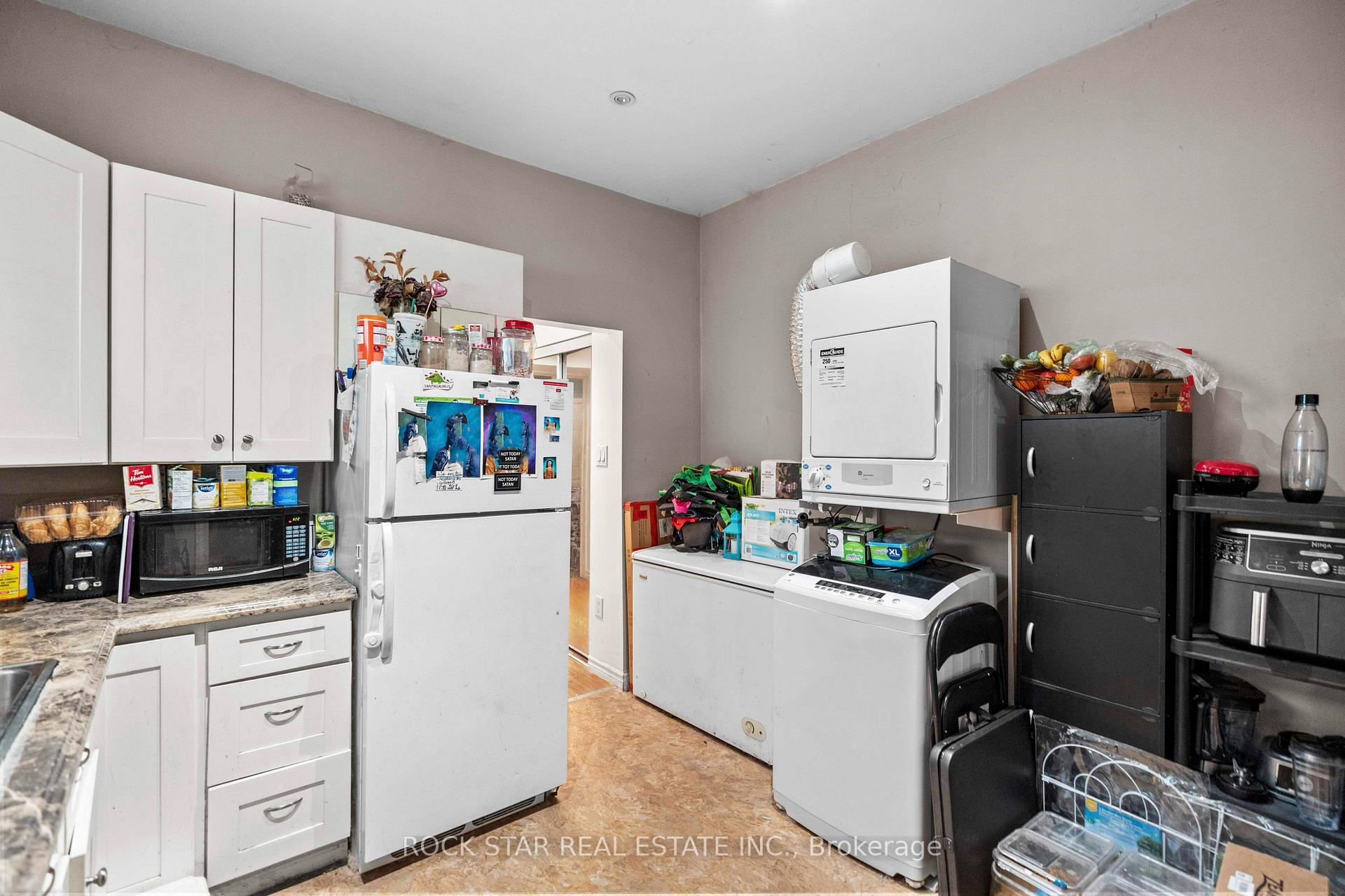 Photo 11 of 77 Barton Street E, Hamilton, Beasley — HOMEH