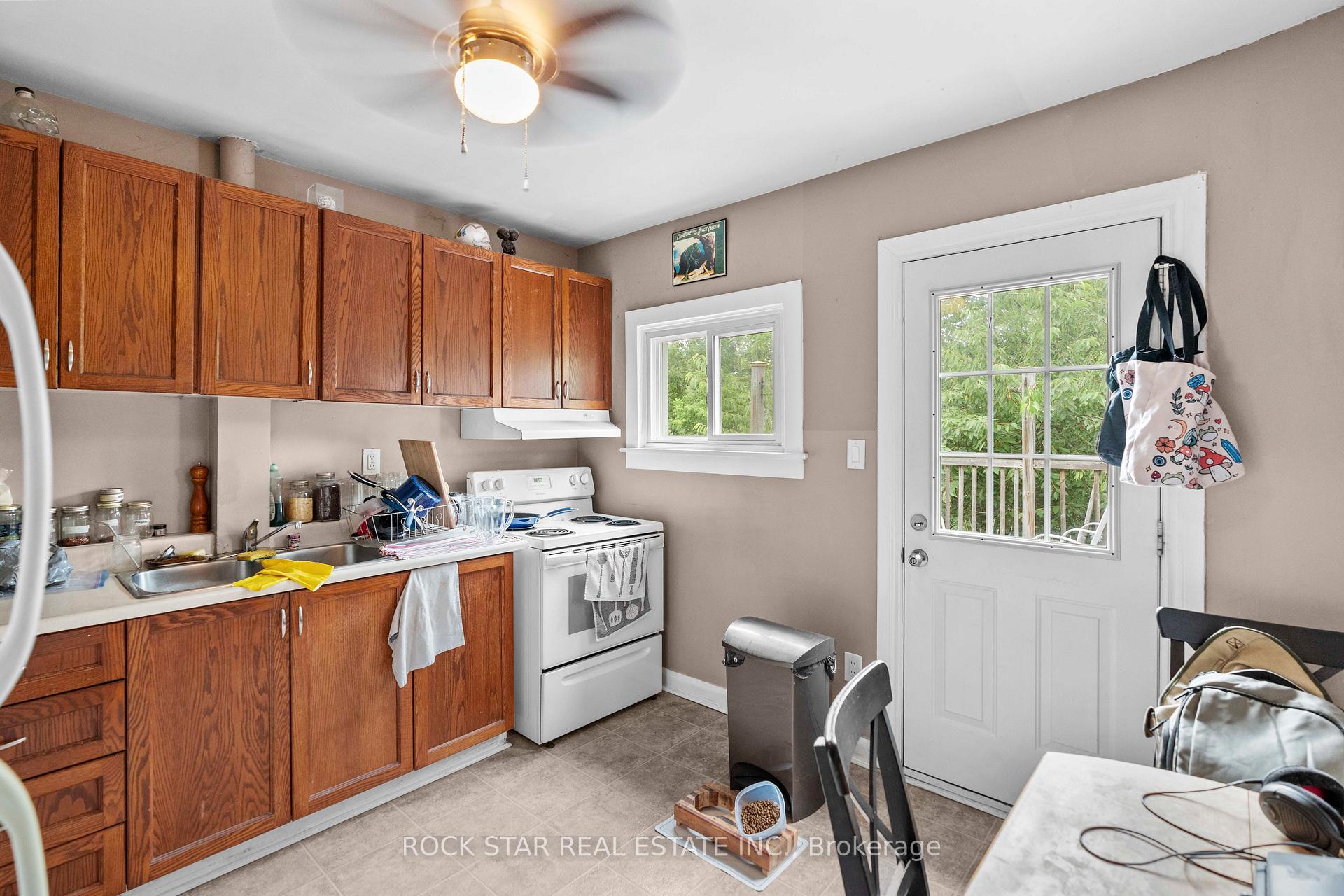 Photo 17 of 77 Barton Street E, Hamilton, Beasley — HOMEH