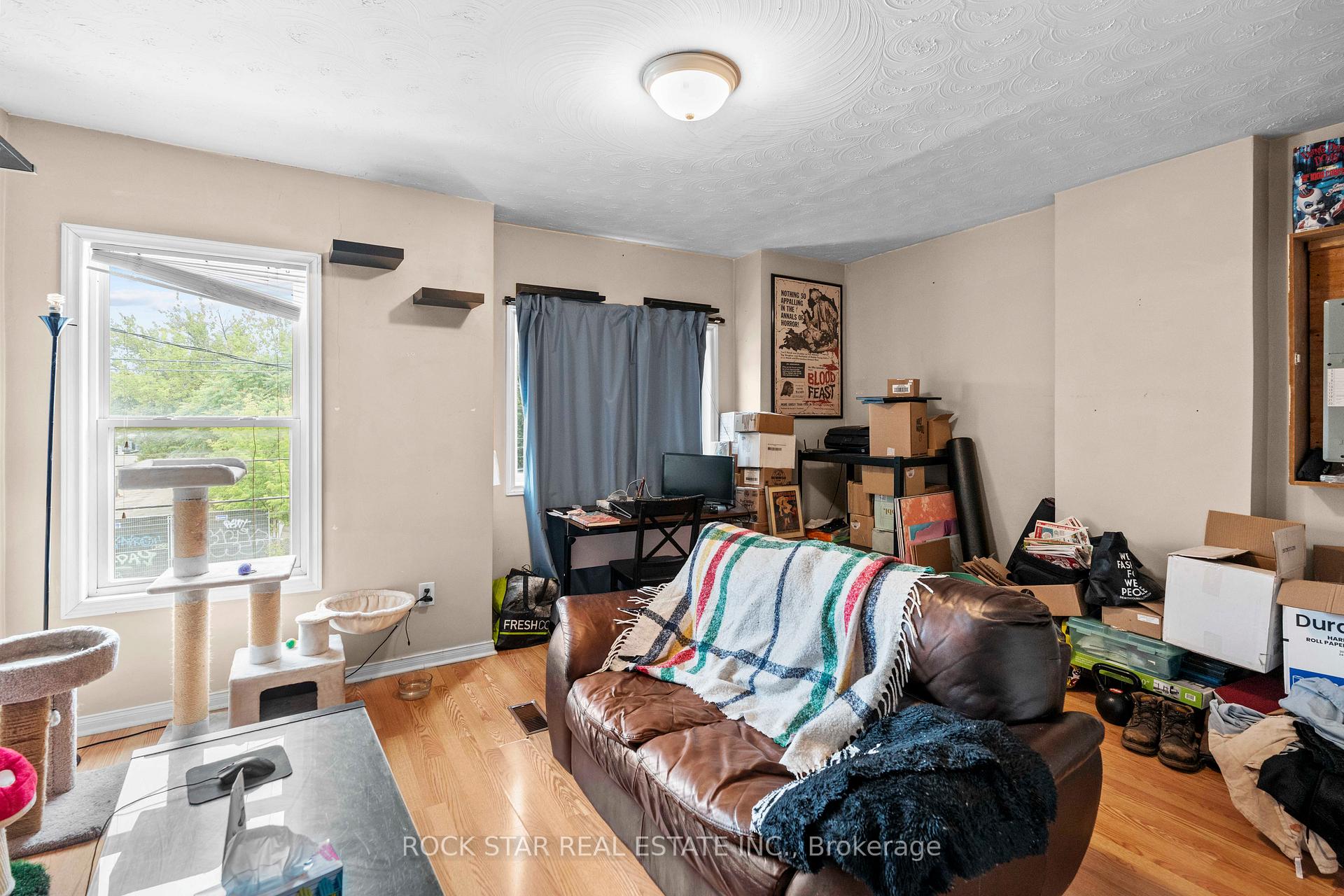 Photo 25 of 77 Barton Street E, Hamilton, Beasley — HOMEH