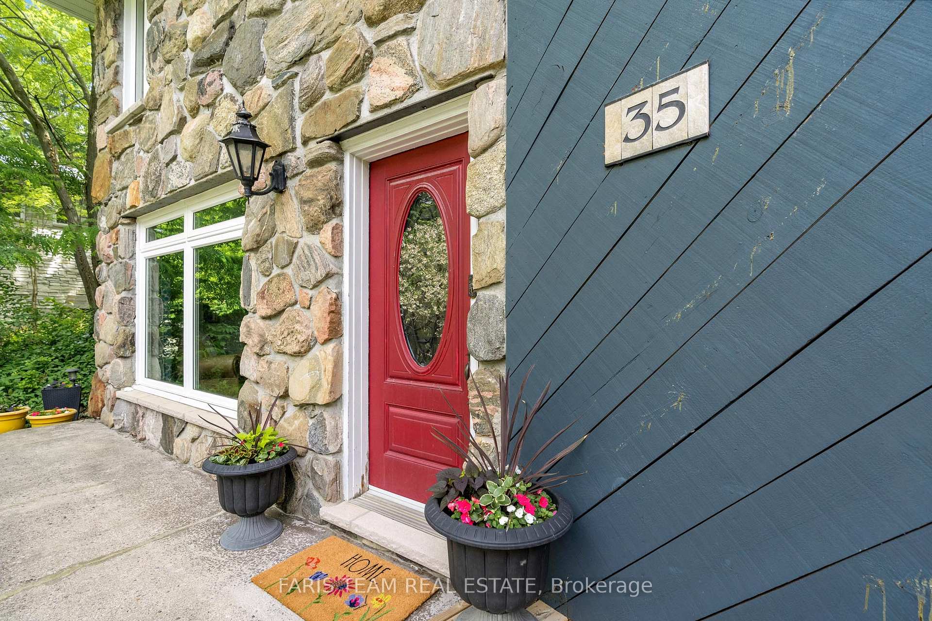 Photo 4 of 35 St Vincent Street, Barrie, Codrington — HOMEH