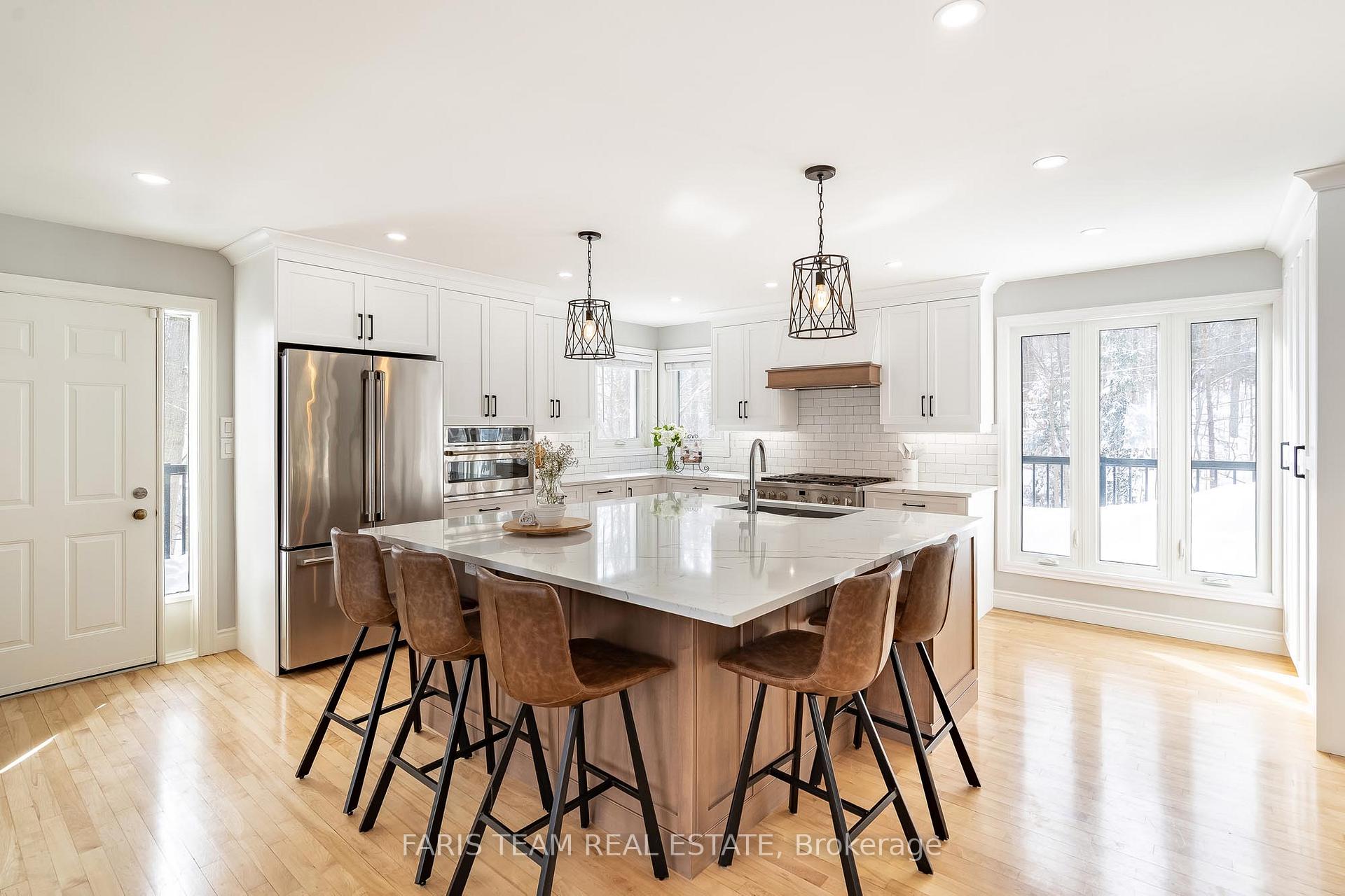 Photo 5 of 35 St Vincent Street, Barrie, Codrington — HOMEH
