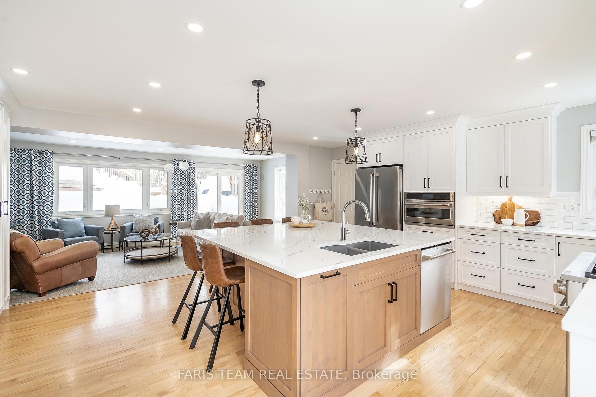 Photo 8 of 35 St Vincent Street, Barrie, Codrington — HOMEH