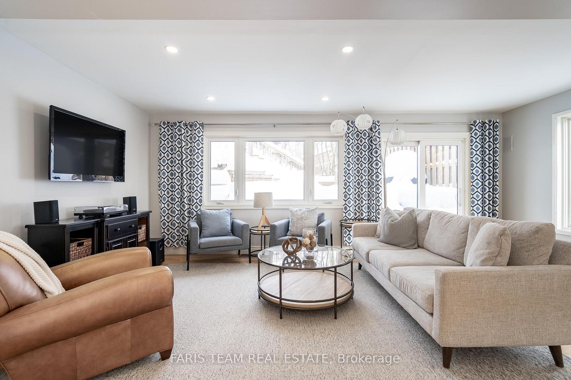 Photo 10 of 35 St Vincent Street, Barrie, Codrington — HOMEH
