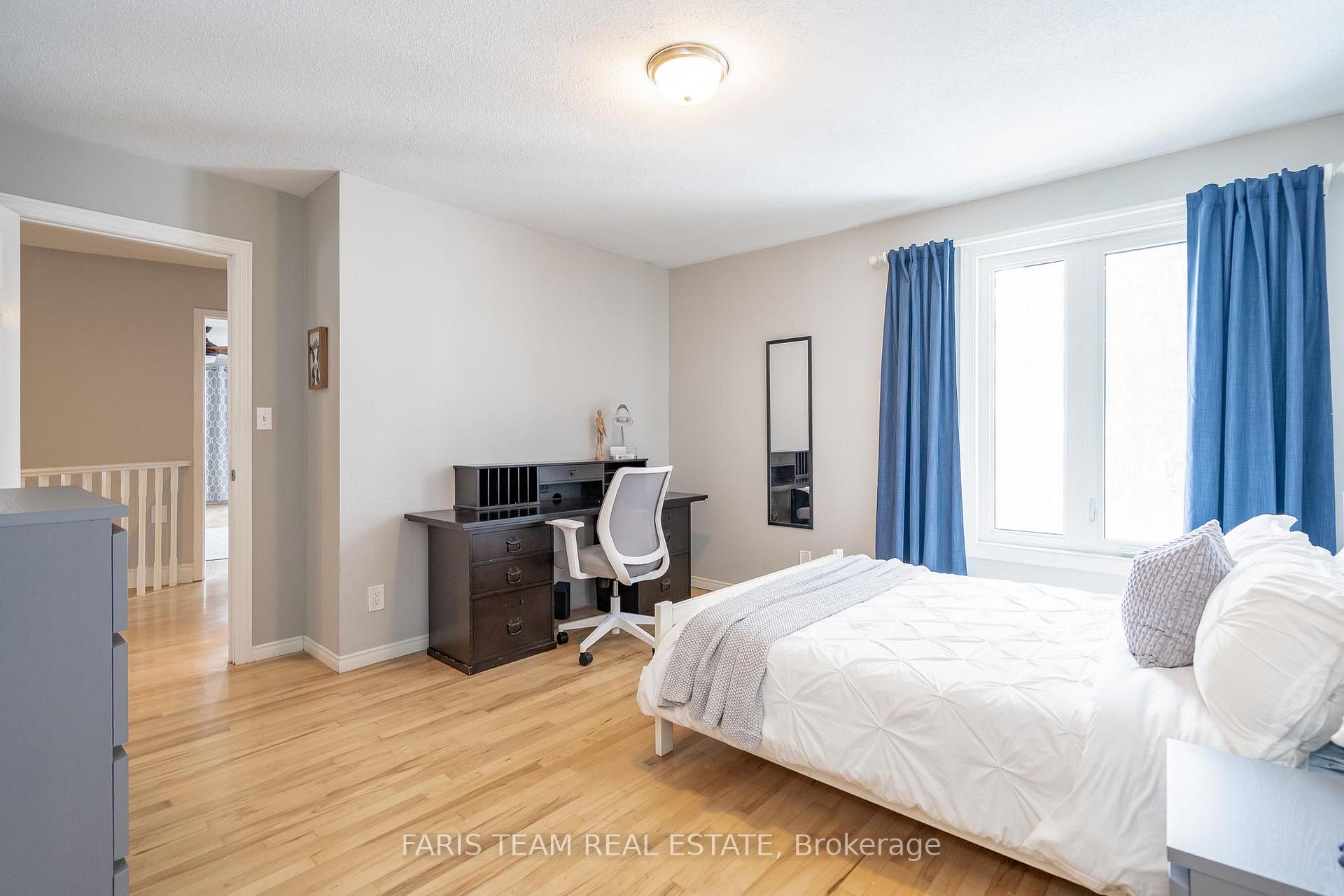 Photo 18 of 35 St Vincent Street, Barrie, Codrington — HOMEH
