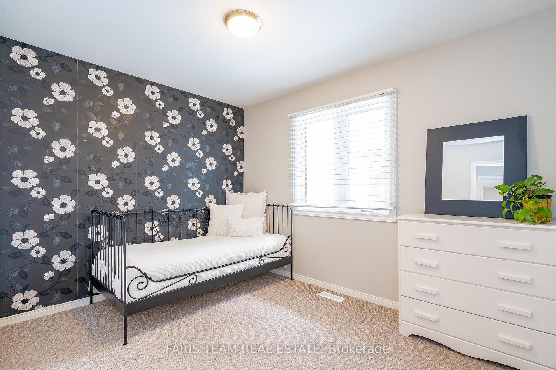 Photo 20 of 35 St Vincent Street, Barrie, Codrington — HOMEH