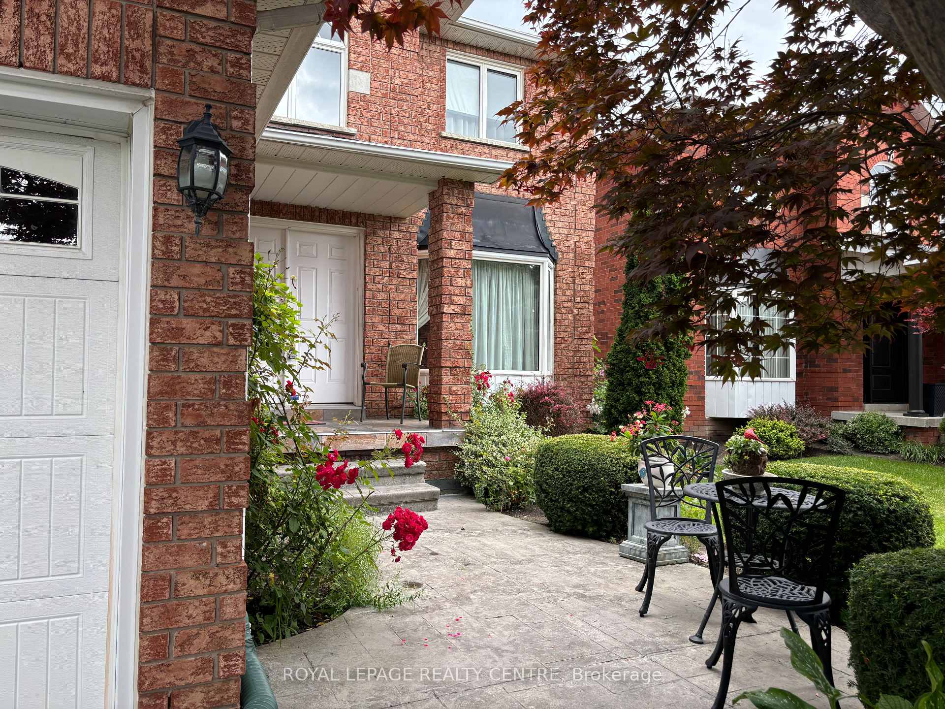 Photo 3 of 126 Gladstone Avenue, Vaughan, Maple — HOMEH