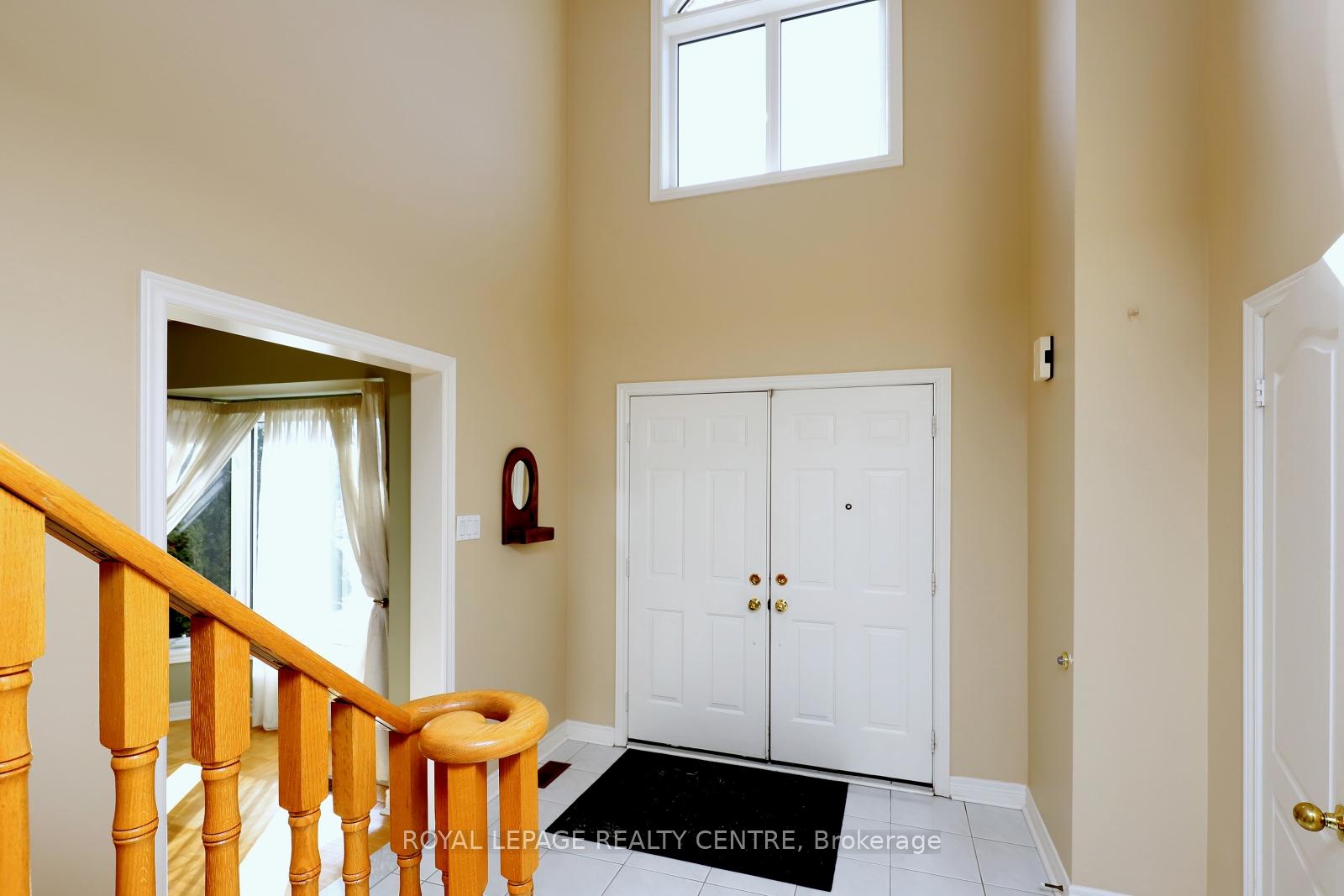 Photo 6 of 126 Gladstone Avenue, Vaughan, Maple — HOMEH
