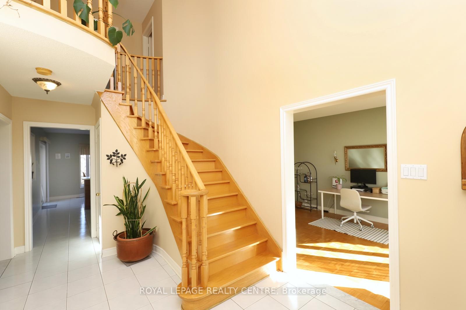 Photo 8 of 126 Gladstone Avenue, Vaughan, Maple — HOMEH