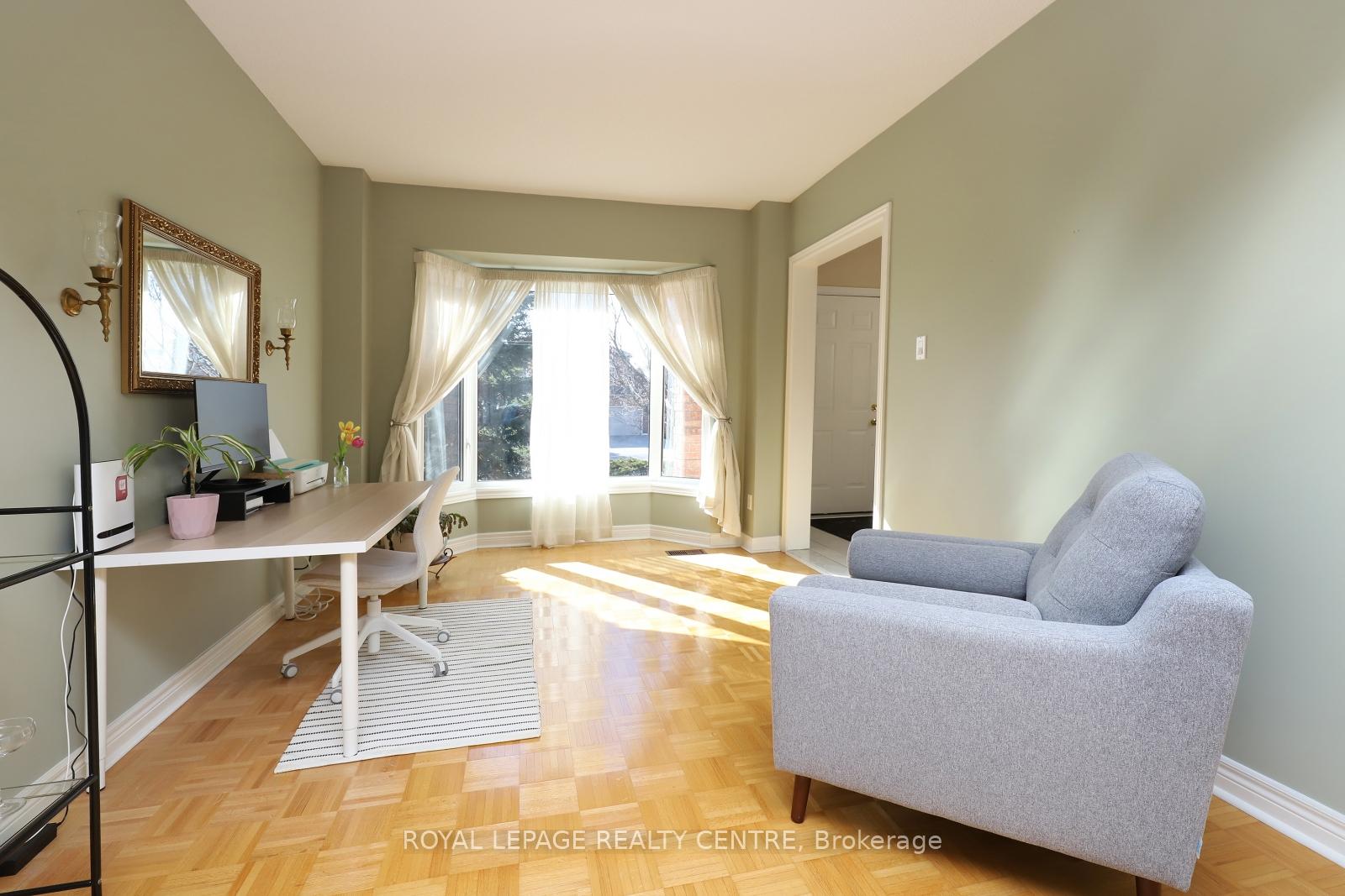 Photo 9 of 126 Gladstone Avenue, Vaughan, Maple — HOMEH