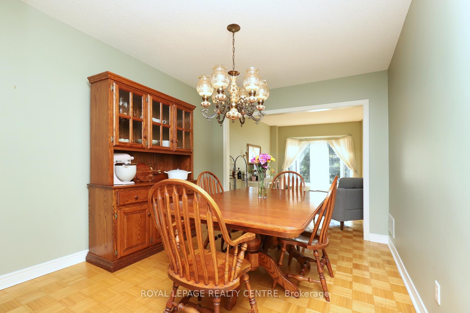 Photo 11 of 126 Gladstone Avenue, Vaughan, Maple — HOMEH