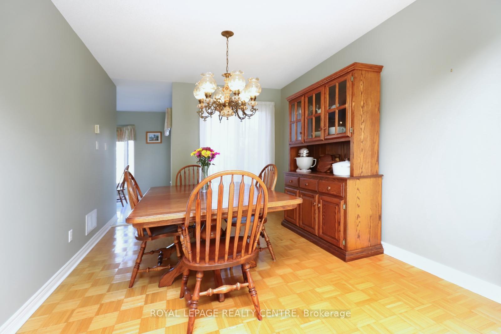 Photo 12 of 126 Gladstone Avenue, Vaughan, Maple — HOMEH