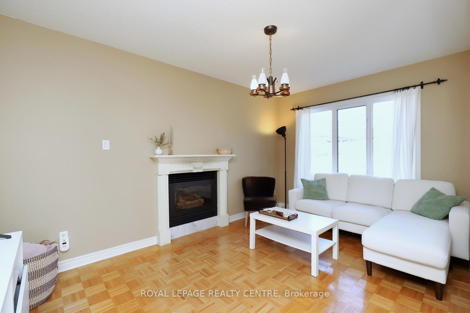 Photo 18 of 126 Gladstone Avenue, Vaughan, Maple — HOMEH